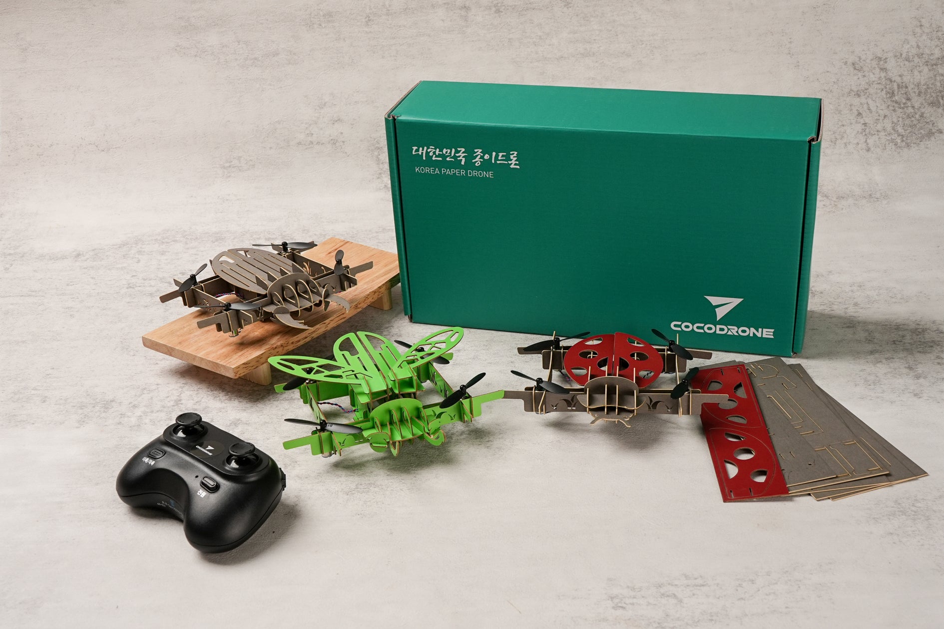 "紙"ドローンを全国の教育現場へ。CAMPFIREで目標金額303%を達成し、「クラフトドローンコミュニティ」を正式スタート