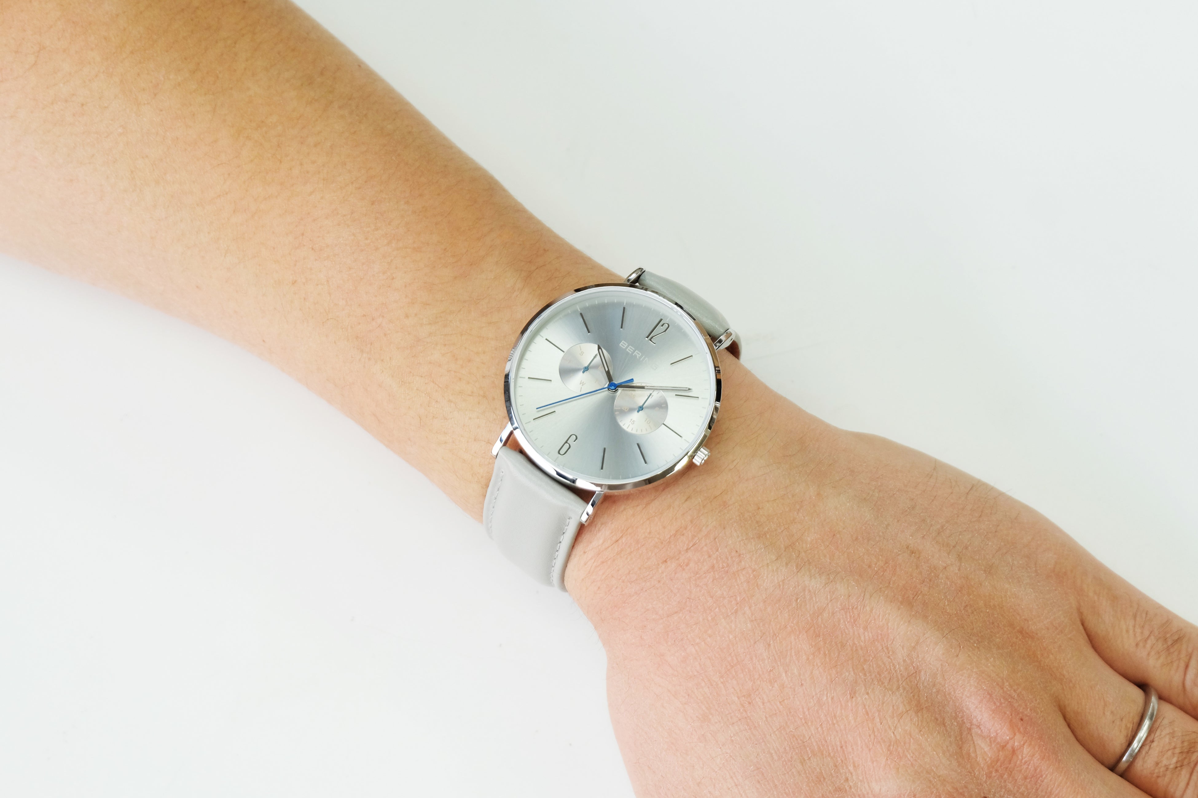 14240-Charity Leather 男性着用