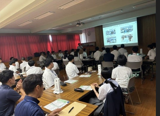 東岡山工業高等学校の生徒と地域企業が参加する「ものづくり×脱炭素ワークショップ」を開催しました 東岡山工業高等学校の生徒と地域企業が参加する「ものづくり×脱炭素ワークショップ」を開催しました