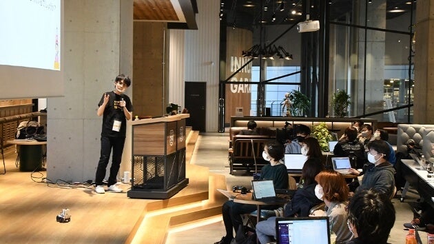 プログラム言語の文法など、基礎から学習を始めます。途中は演習で理解度チェックも行います。講師が丁寧にレクチャーするので、どなたでも無理なく学習できます。