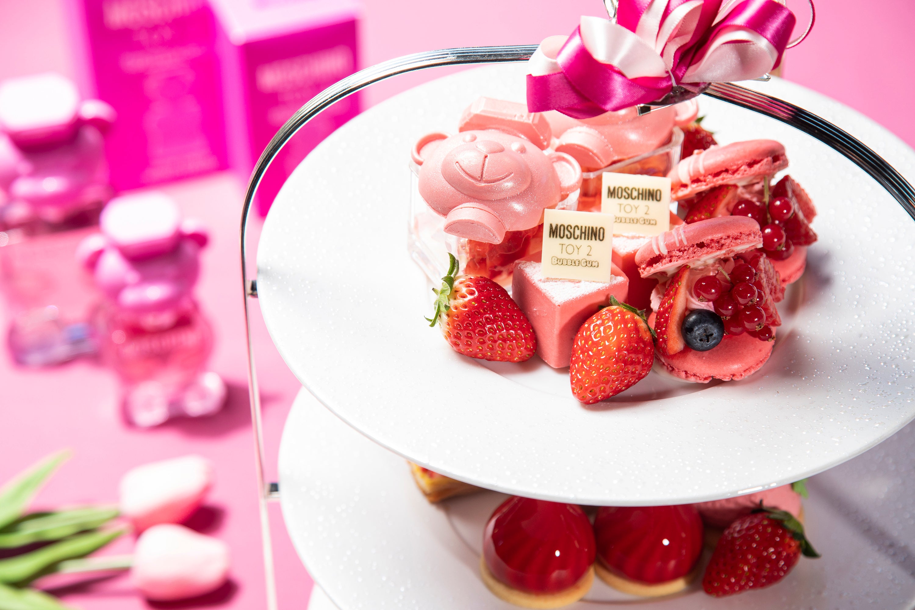 STRAWBERRY MOSCHINO Toy2 Bubble Gum Afternoon Tea