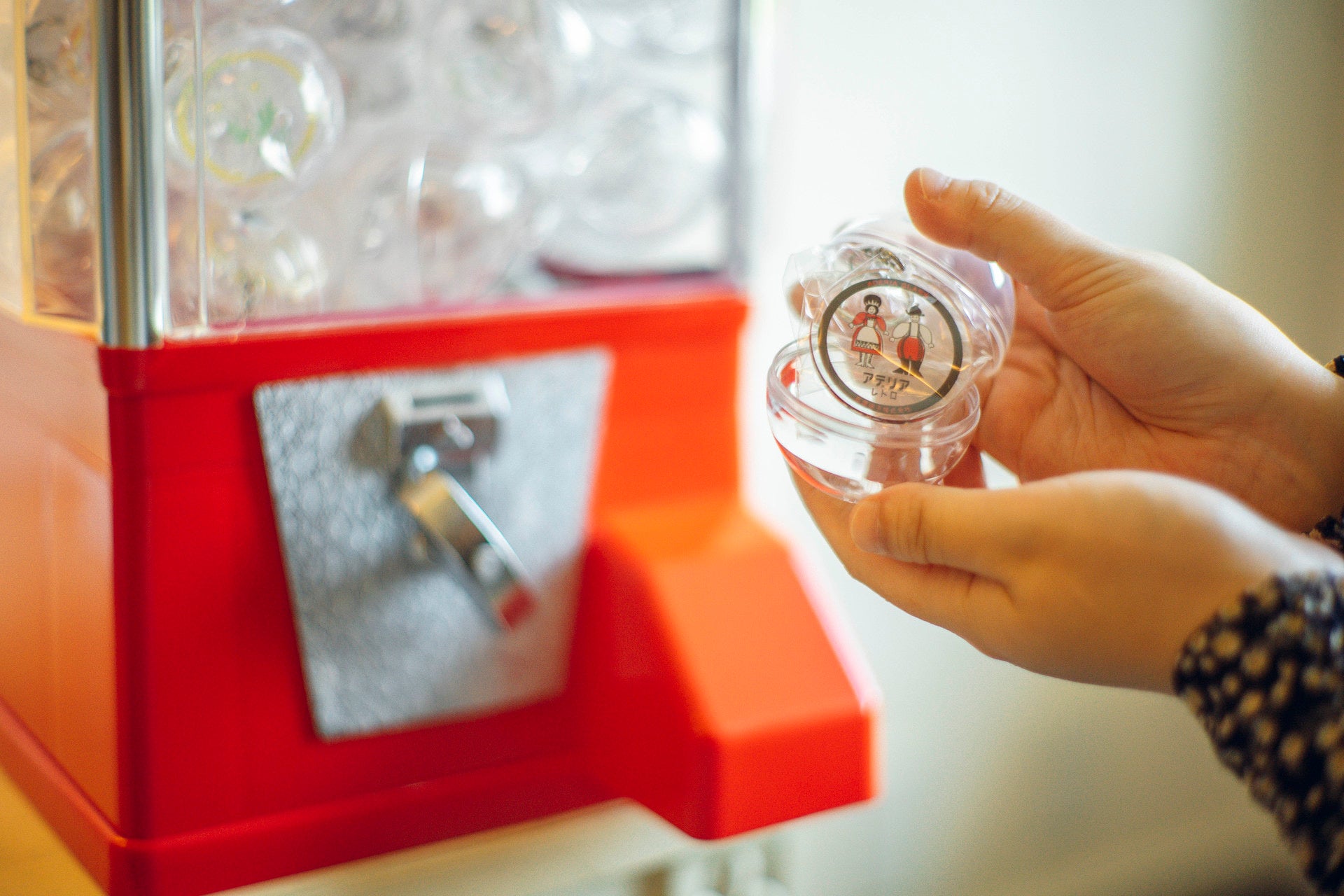 アクリルキーホルダーのカプセルトイ