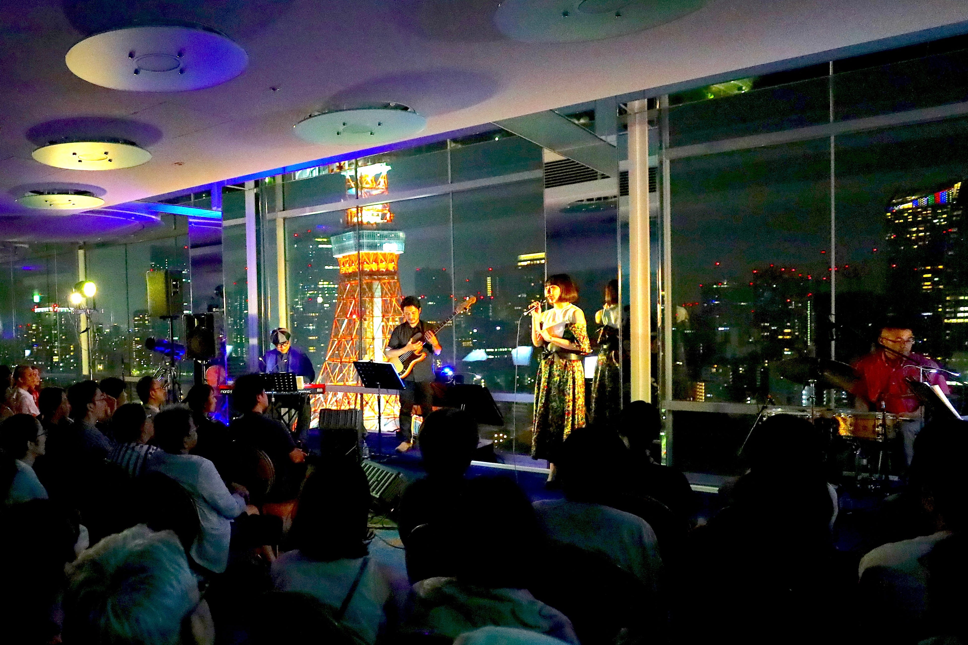 TMC宿泊プラン限定ミッドナイトライブ会場（スカイバンケット）