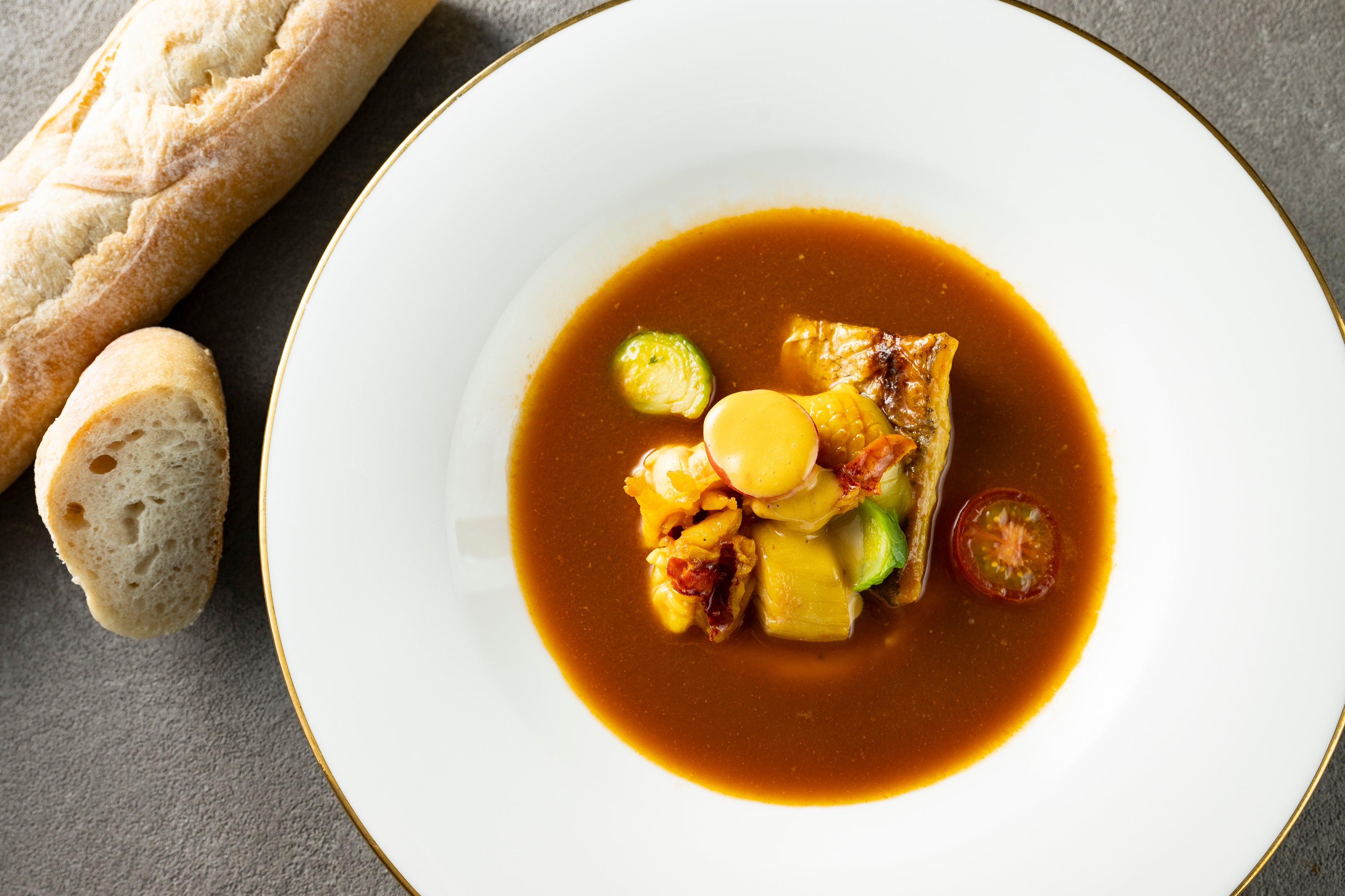 ブイヤベース －本場マルセイユ継承の味－