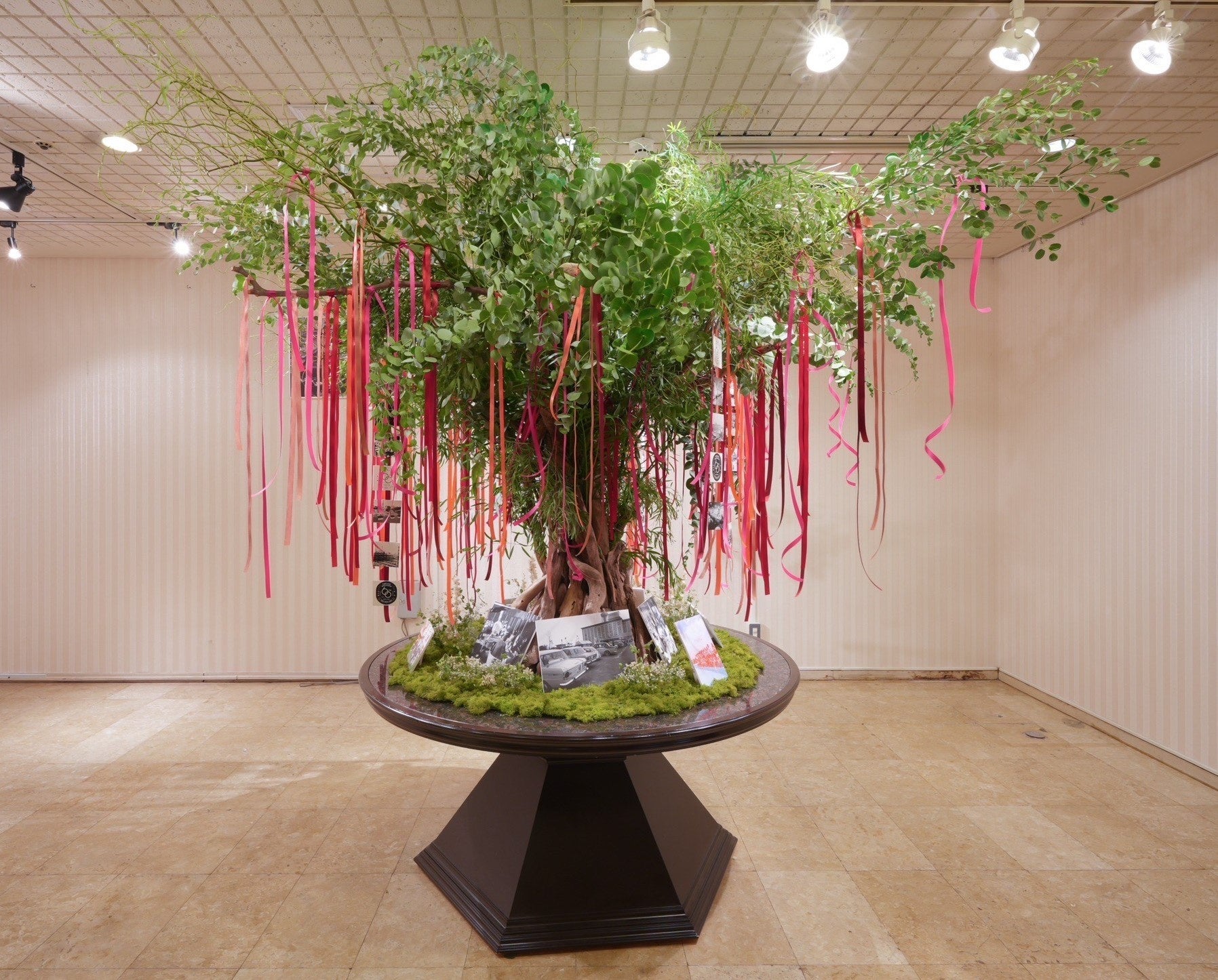 開業60周年モニュメントツリー