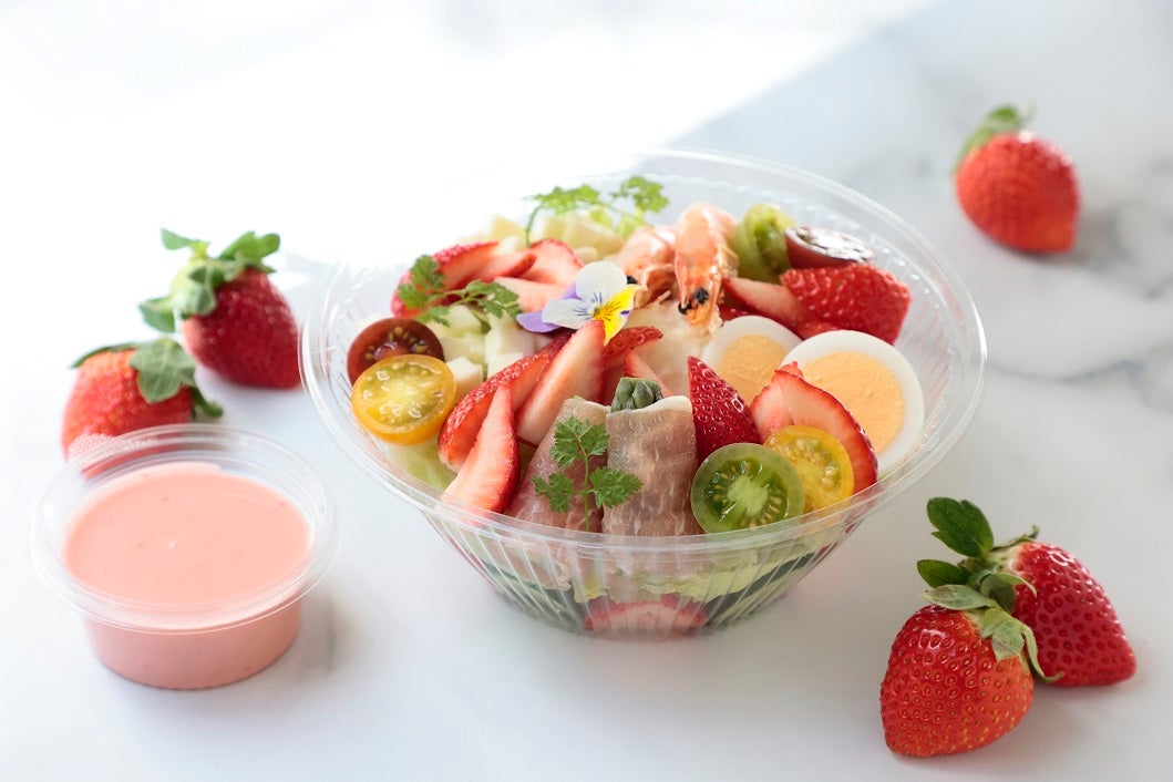 ドレッシングに規格外原材料のいちごを使用した「いちごのシェフサラダ」