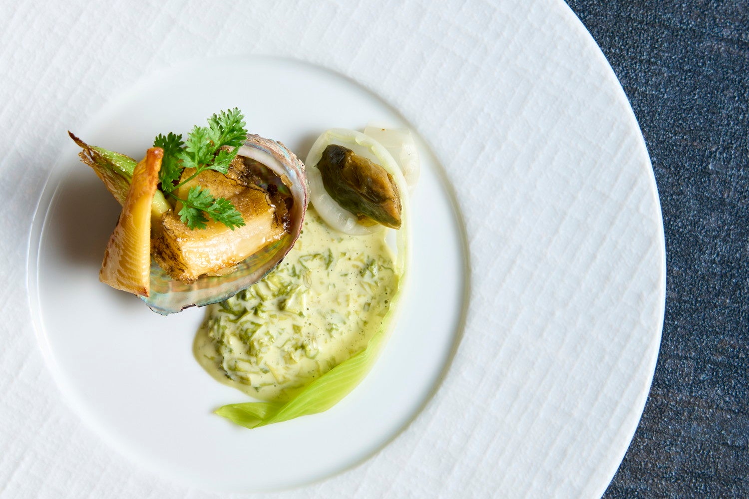 アワビと春野菜　のり入り白ワインソース　イメージ