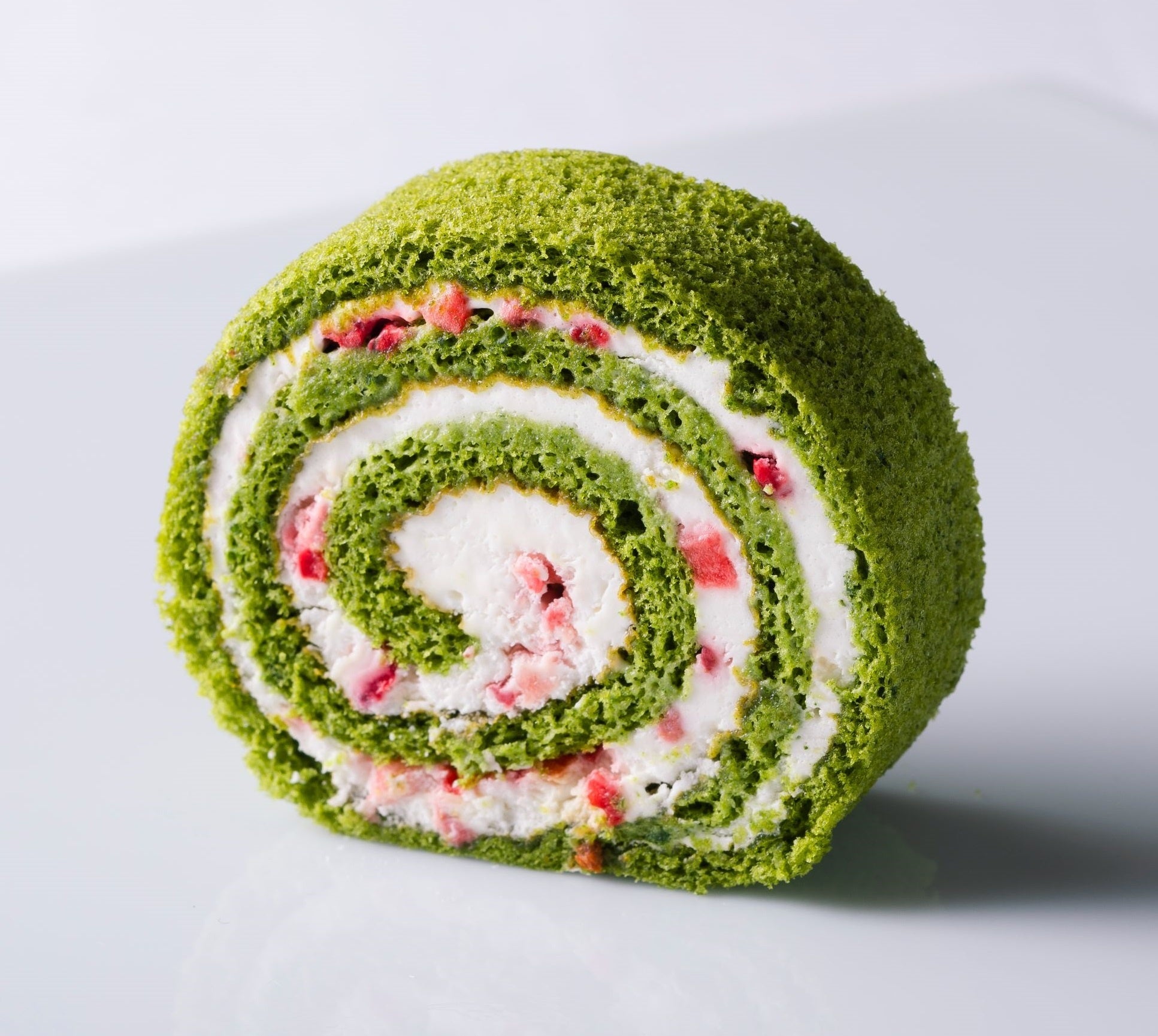 抹茶とイチゴのロールケーキ
