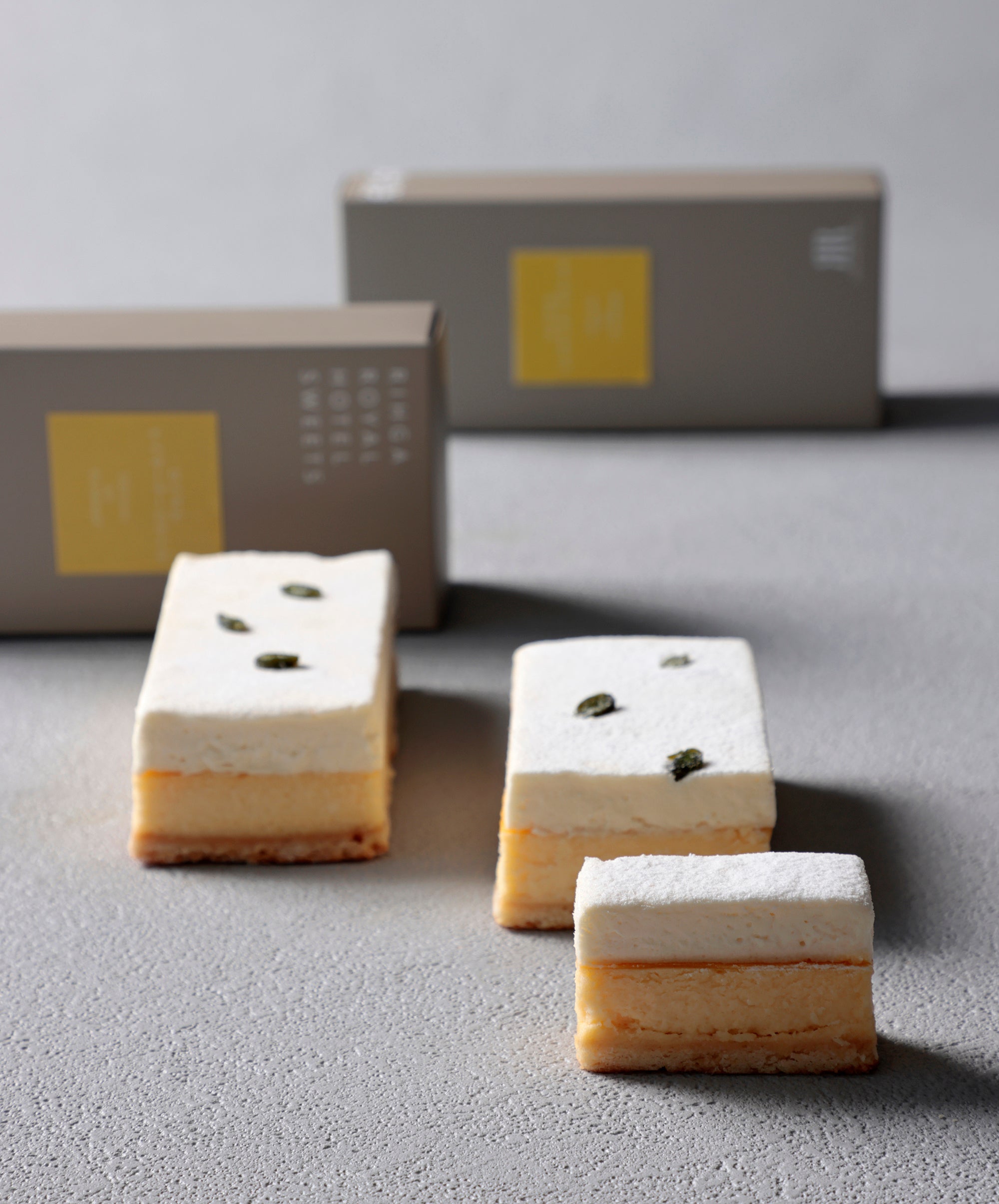 「ロイヤル レイヤーチーズケーキ」