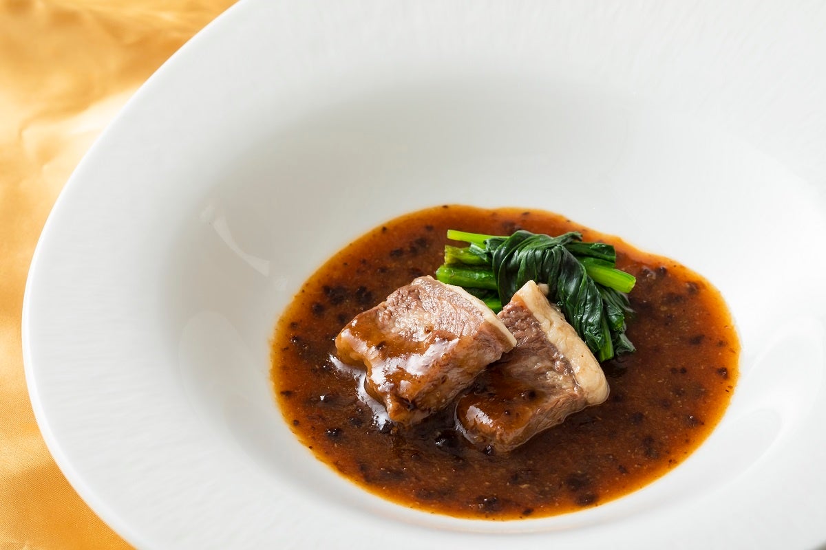 国産牛バラ肉のピリ辛トーチ煮込み