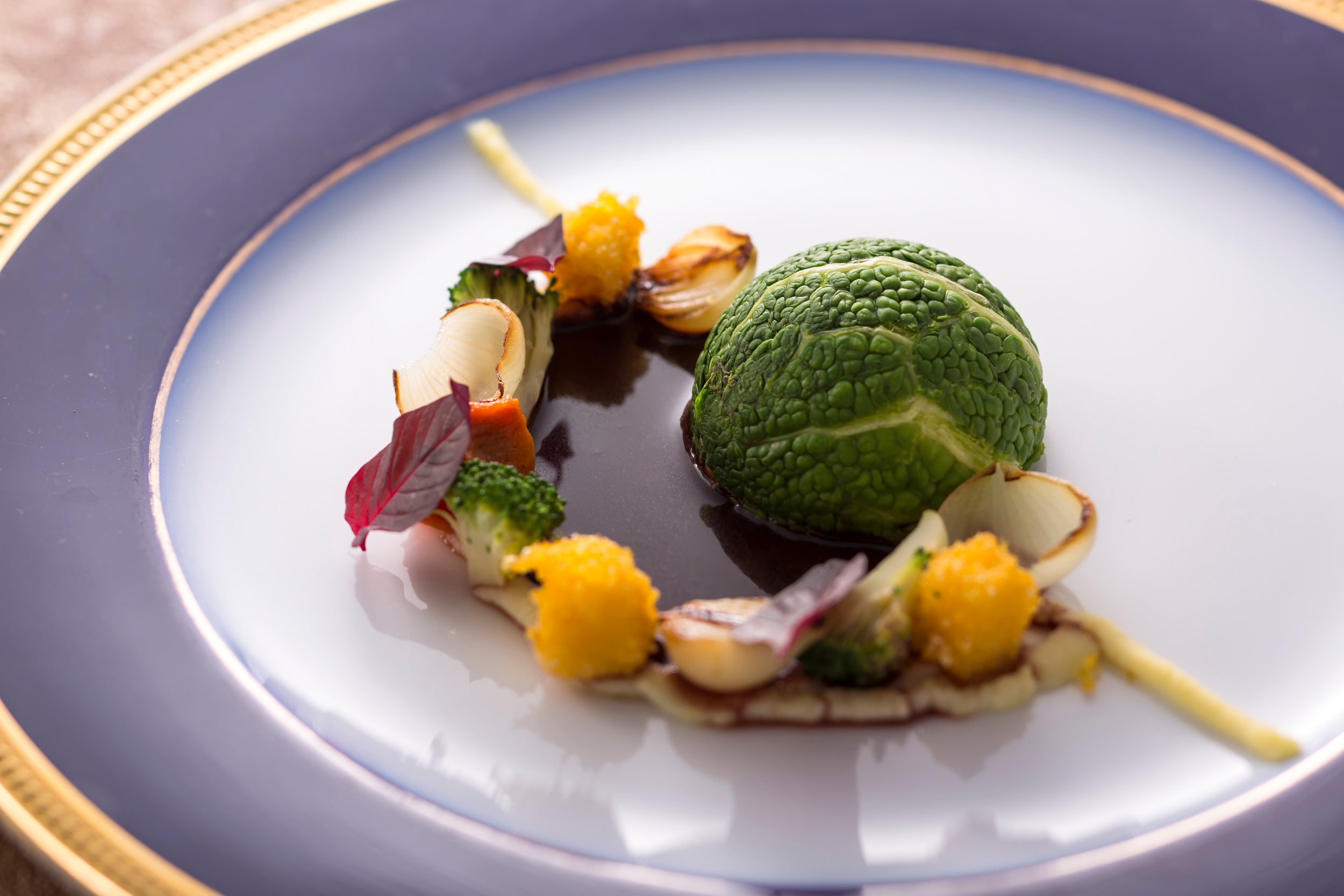 シェフ寺田 就任記念ディナー「丹波鹿のポッシェ シューファルシ 香ばしいポレンタ」イメージ