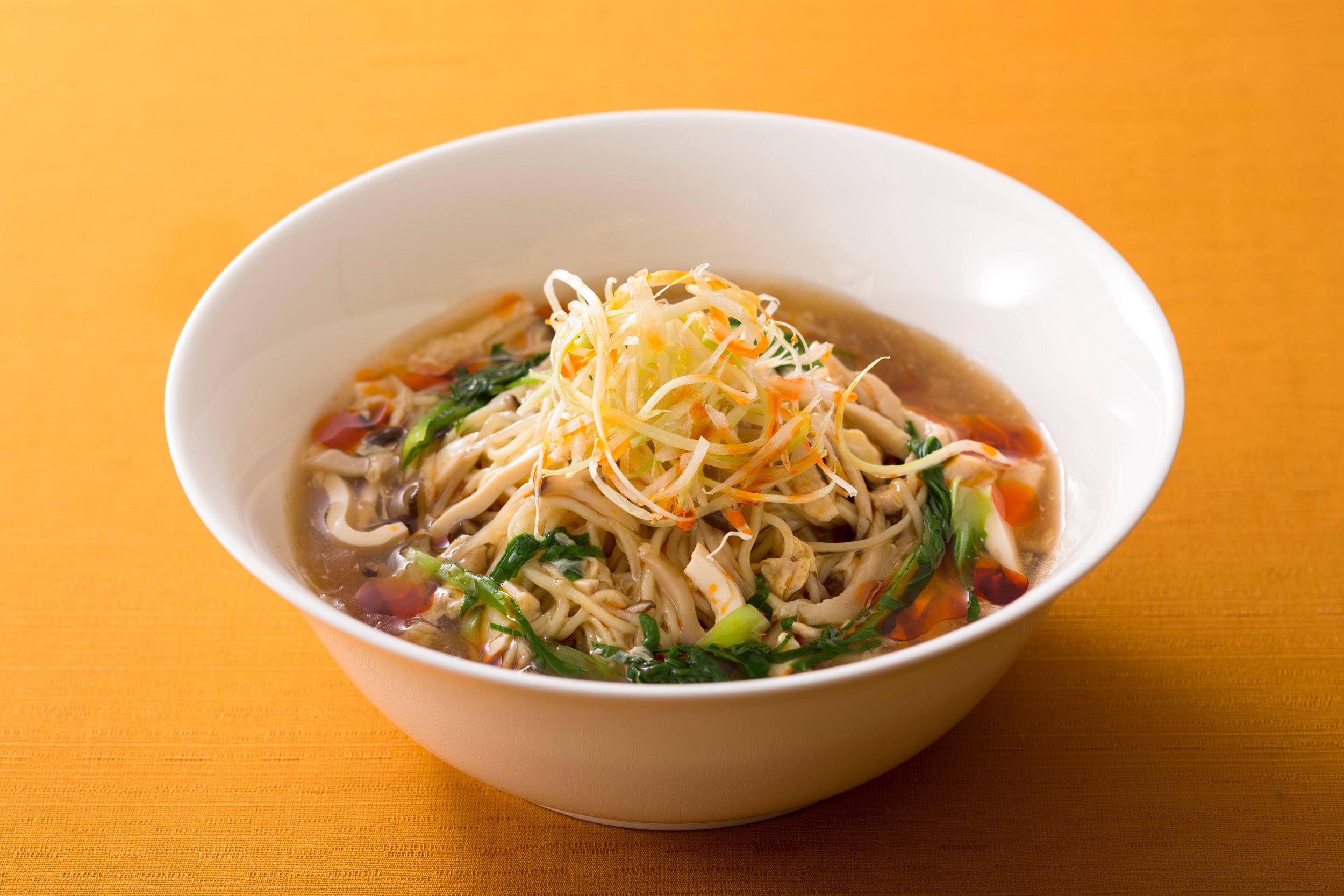 酸味と辛味のスープそば イメージ