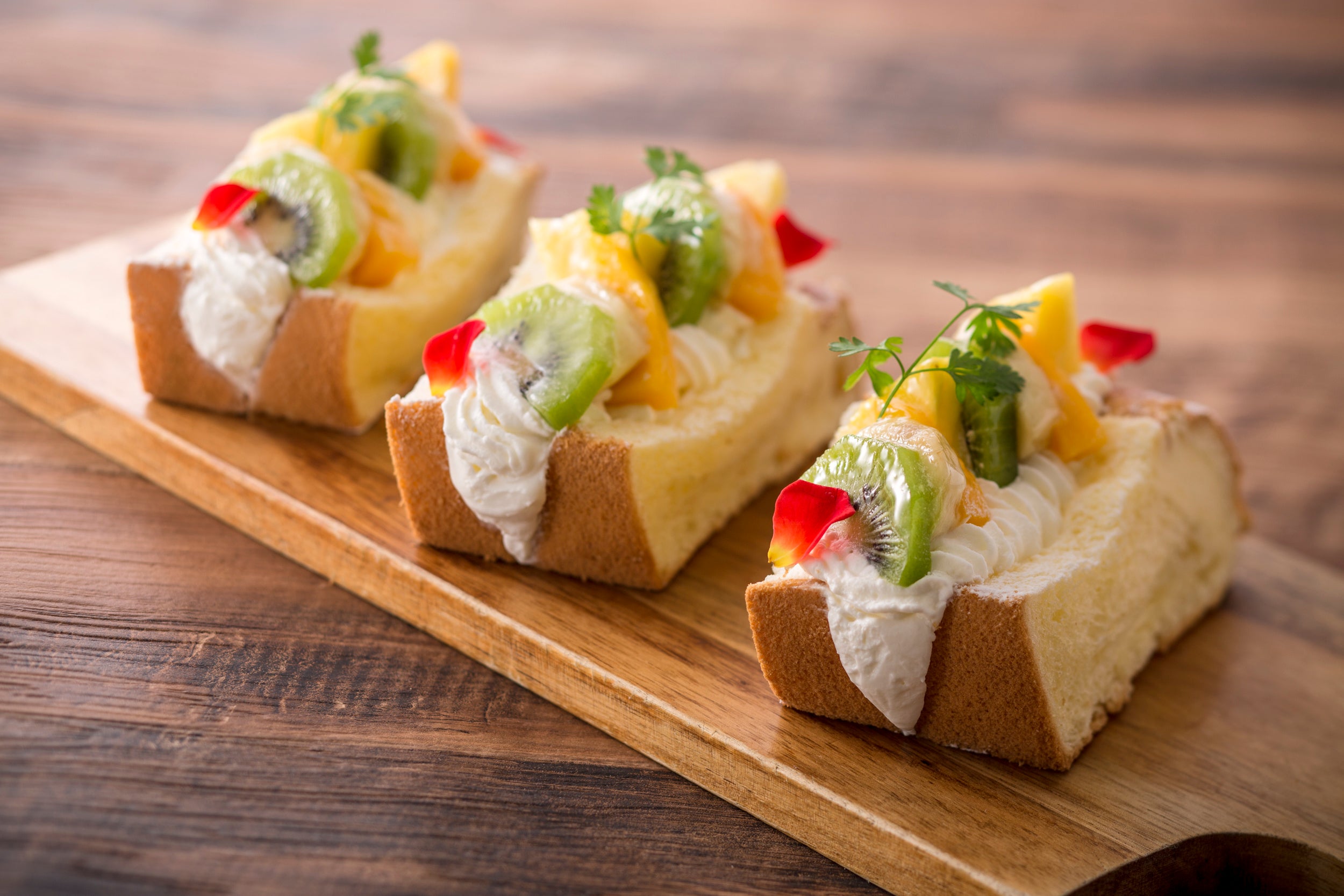 サマーフルーツのシフォンサンド　イメージ