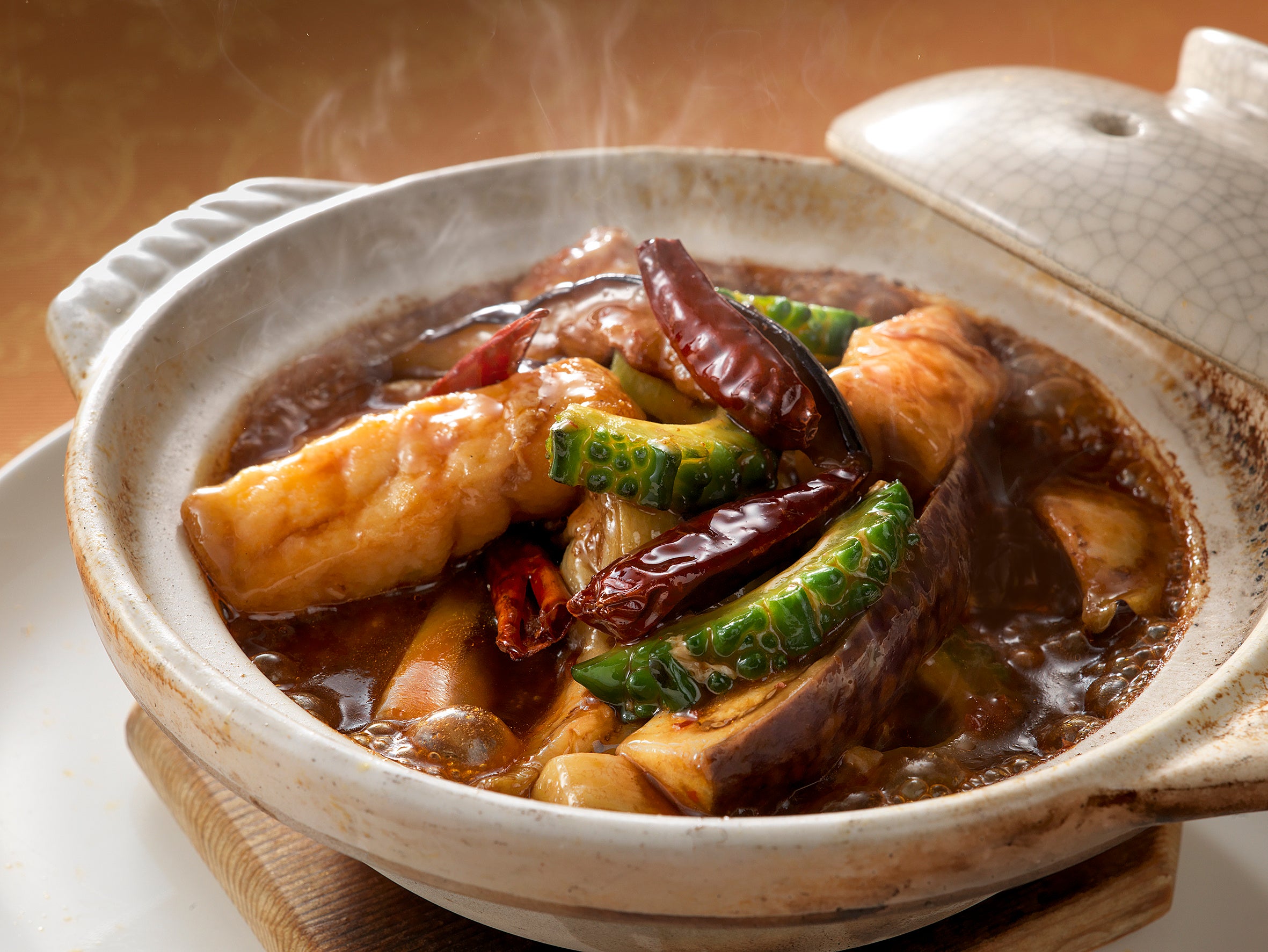 「茄子と白身魚の酸辣土鍋煮込み」 