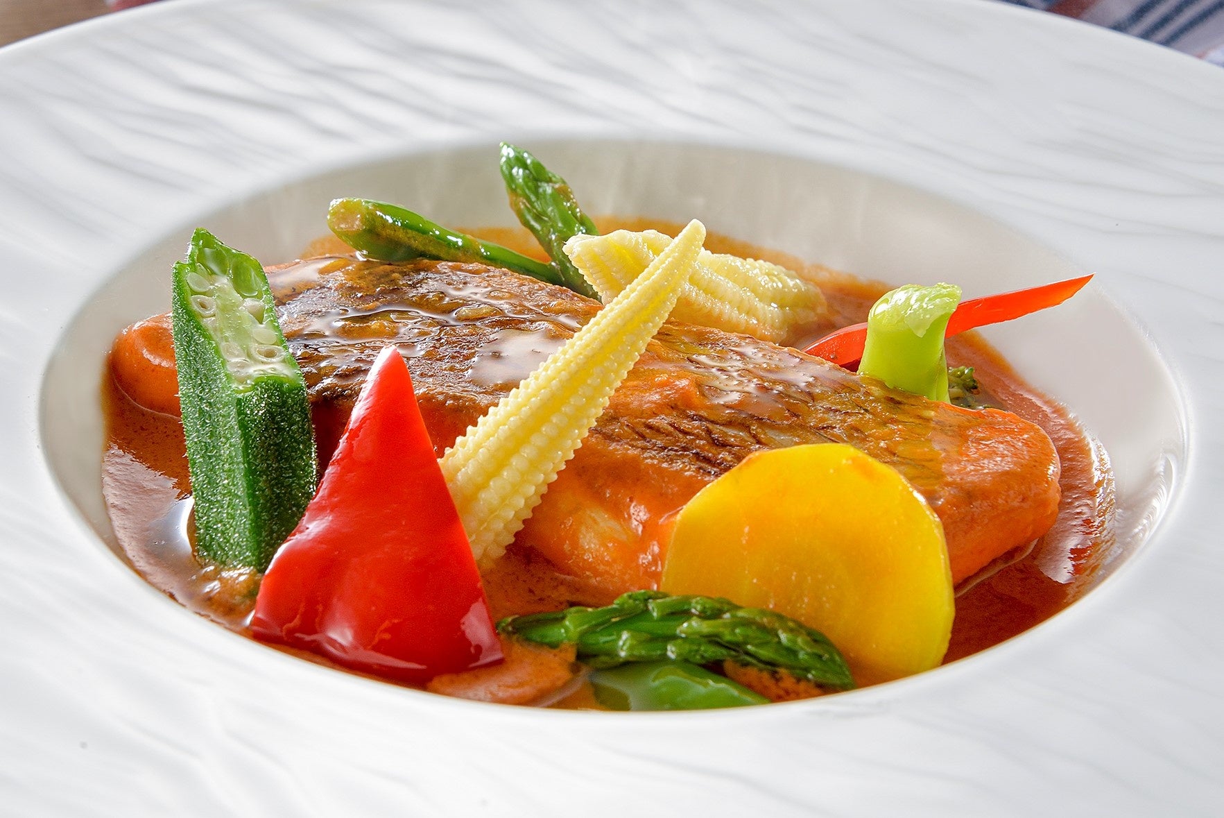 福岡県糸島産真鯛　トマトの 旨辛クリーミースープ仕立て 海老風味