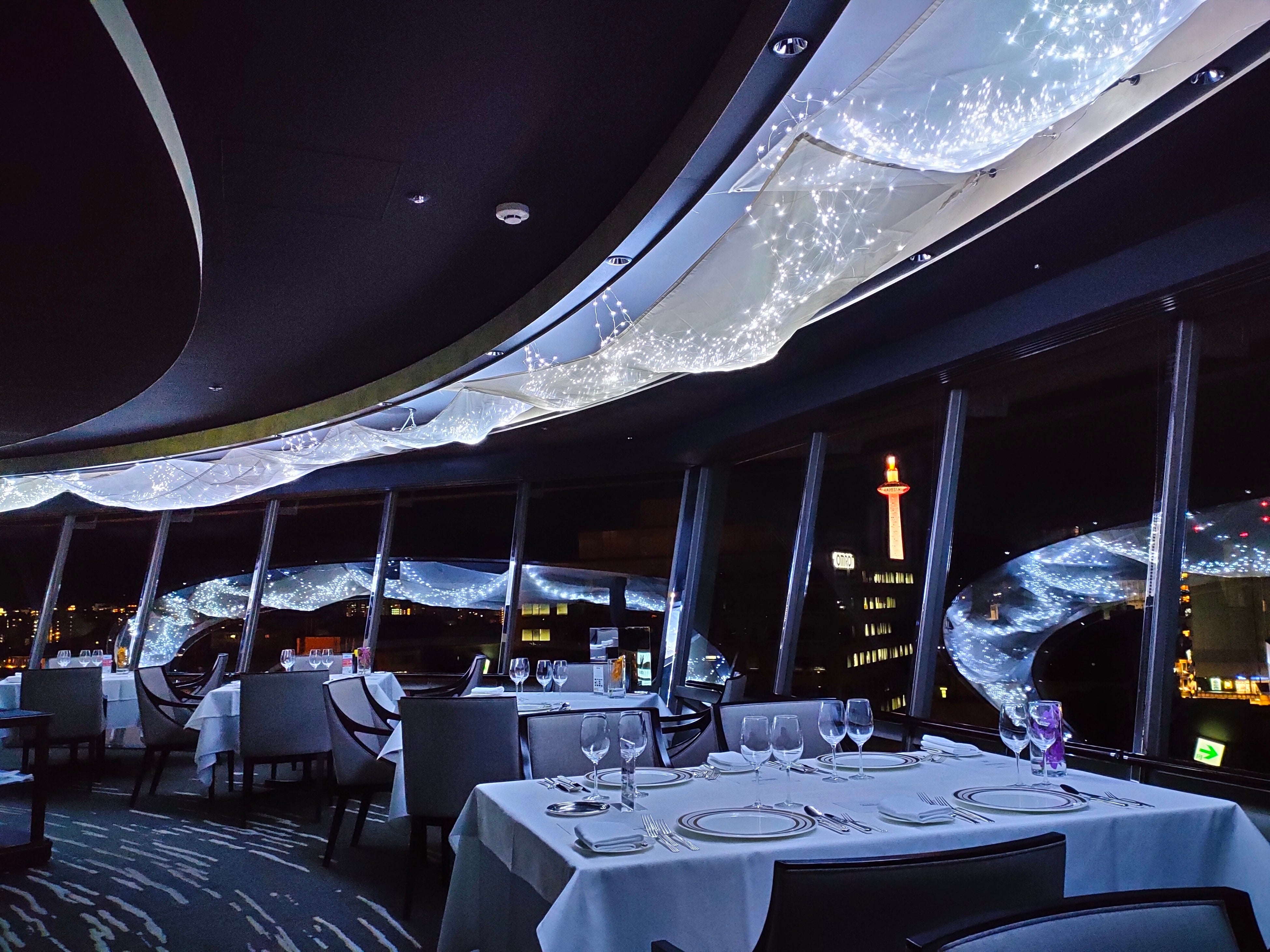 「フレンチダイニング トップ オブ キョウト」店内イメージ