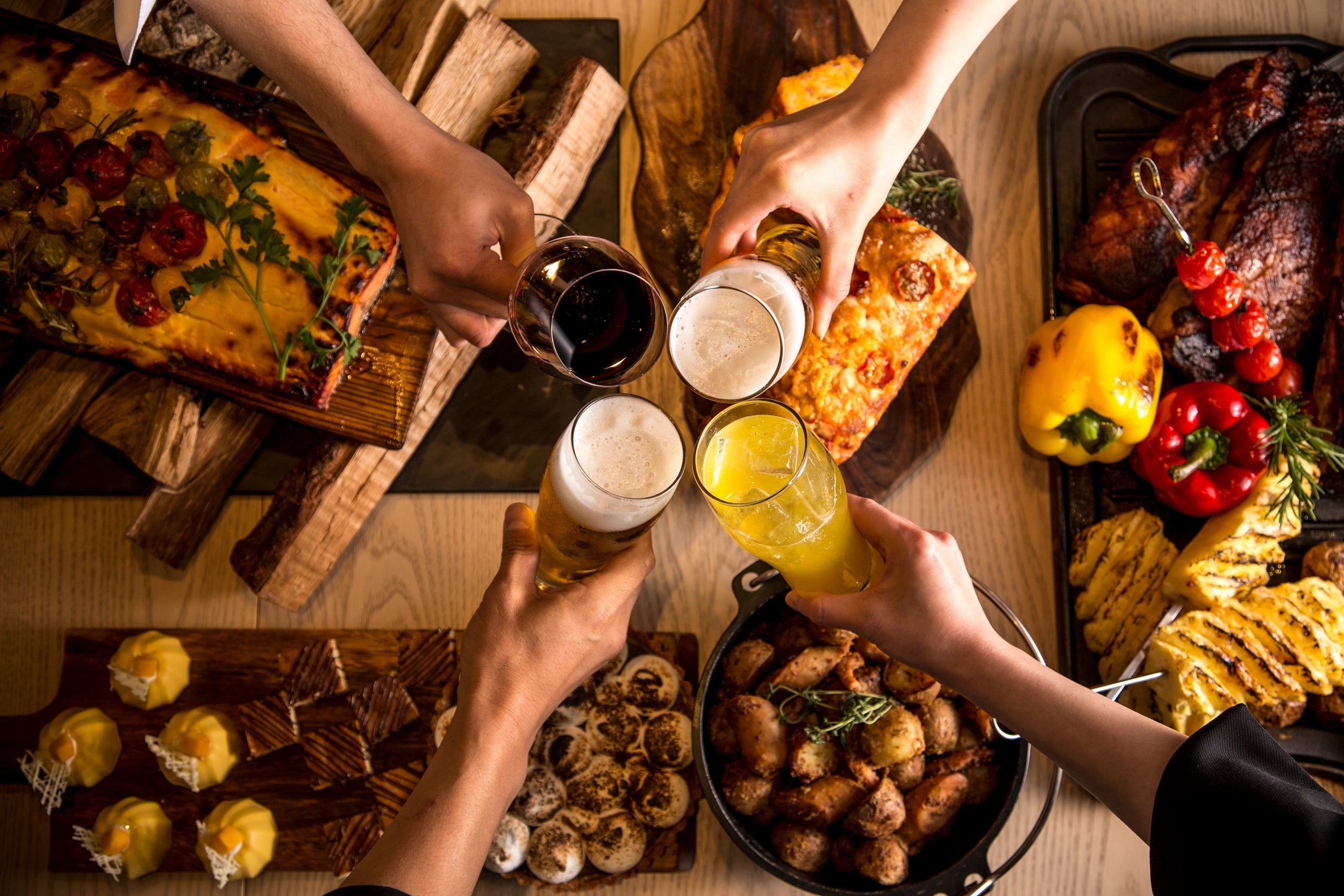 ビュッフェ料理 イメージ