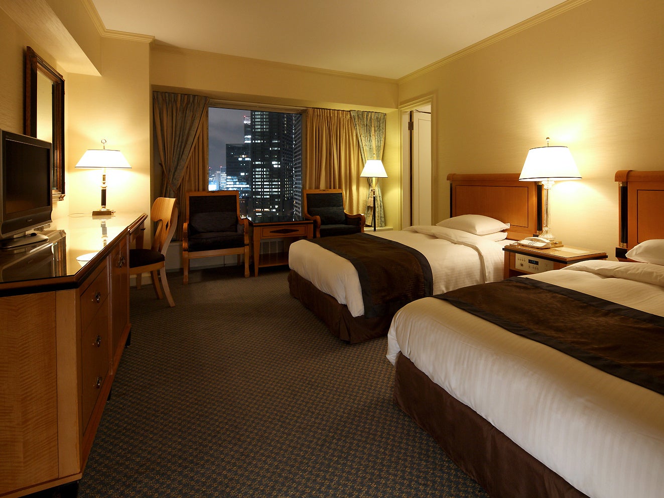 デラックスフロアスイート 寝室イメージ