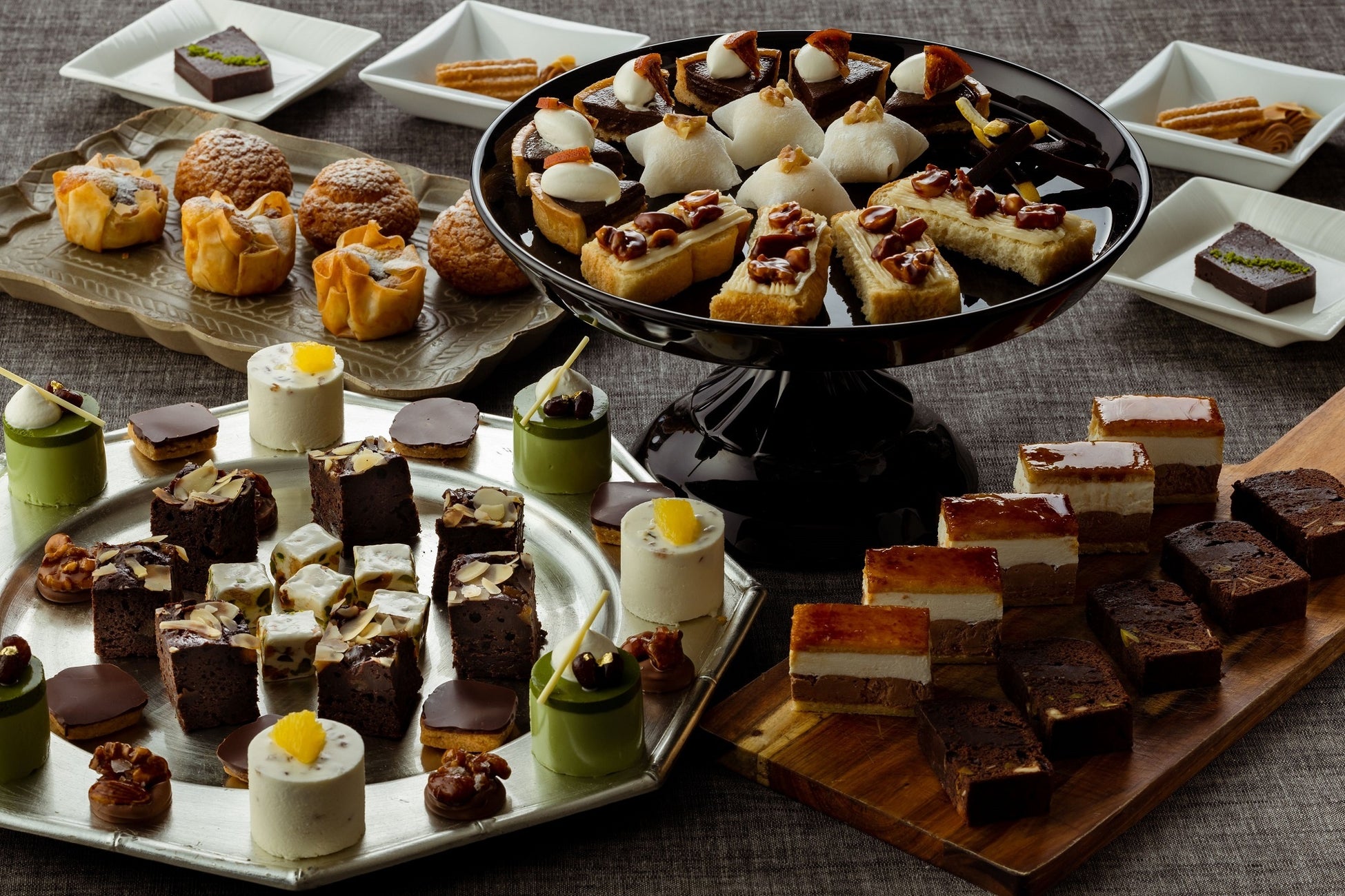 リーガロイヤルホテル広島 幸せいろいろ めくるめく濃厚なスイーツの世界へ チョコレート ナッツ のスイーツビュッフェ付ランチを提供 ロイヤルホテルのプレスリリース リーガロイヤルホテル広島 幸せいろいろ めくるめく濃厚なスイーツの世界へ チョコレート ナッツ のスイーツビュッフェ付ランチを提供 ロイヤルホテルのプレスリリース