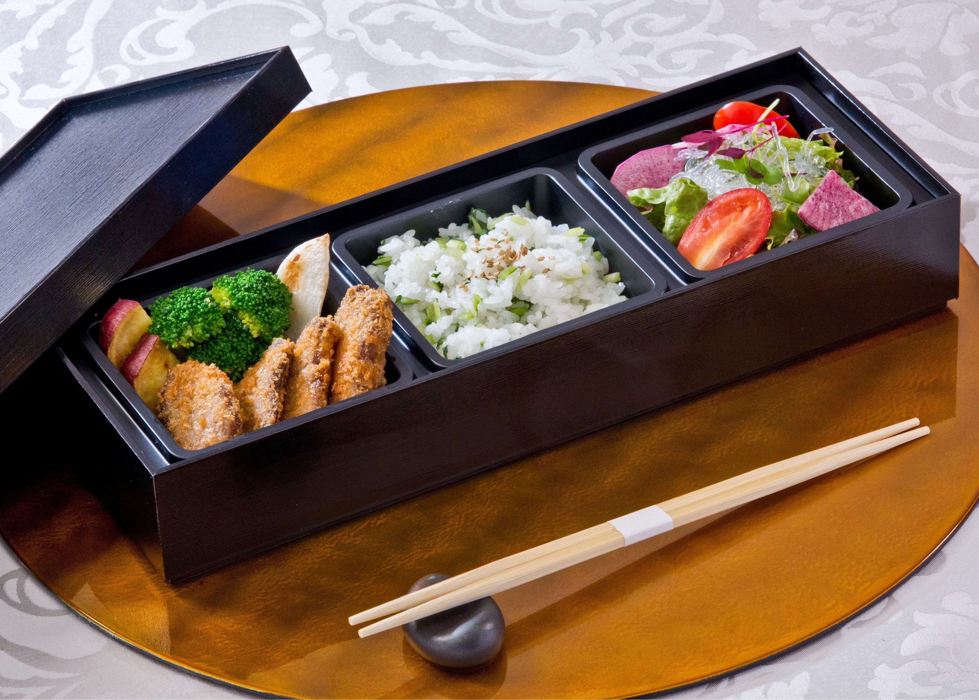 「国産牛フィレカツ弁当」イメージ