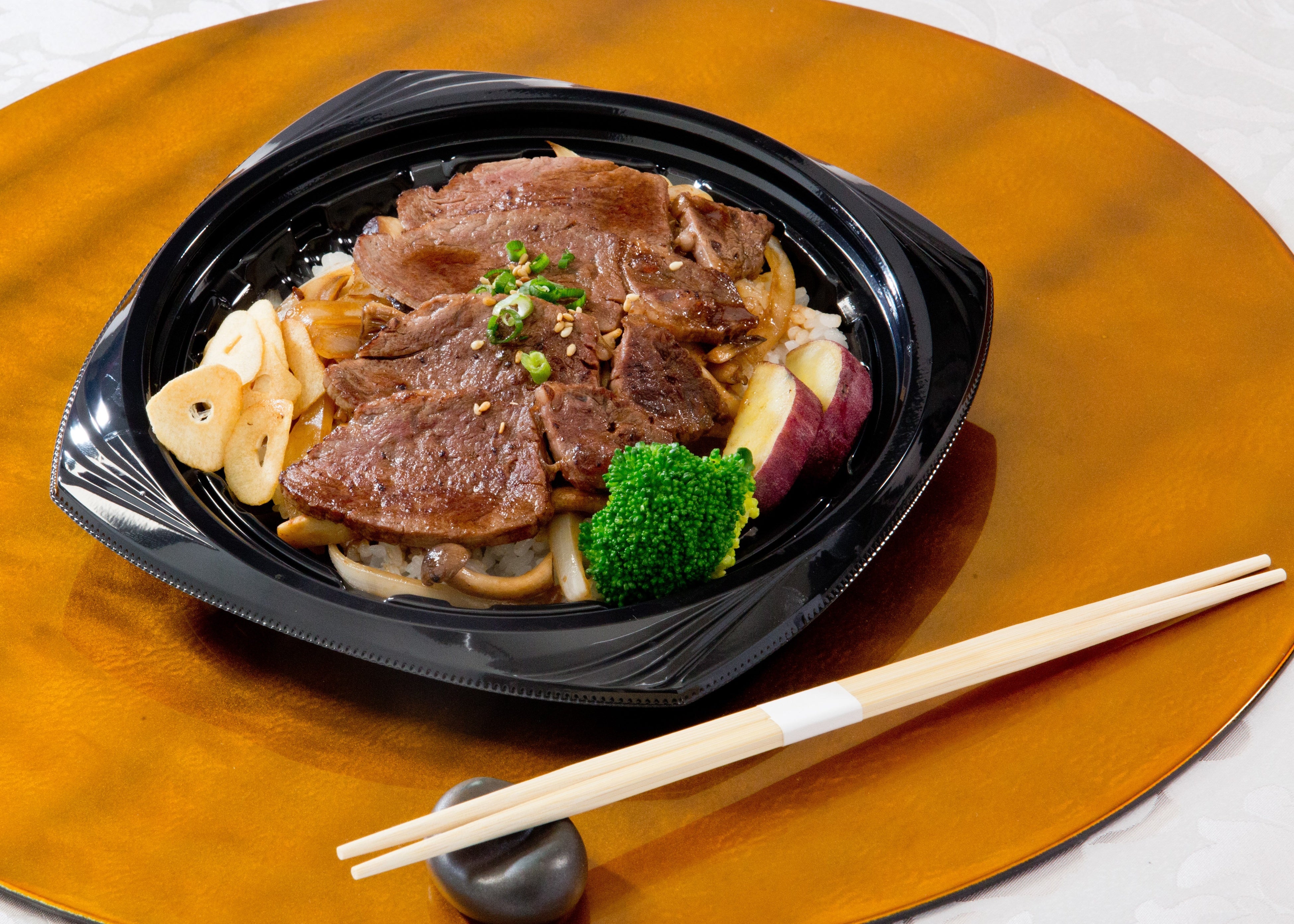 「国産牛フィレ肉のどんぶり」イメージ