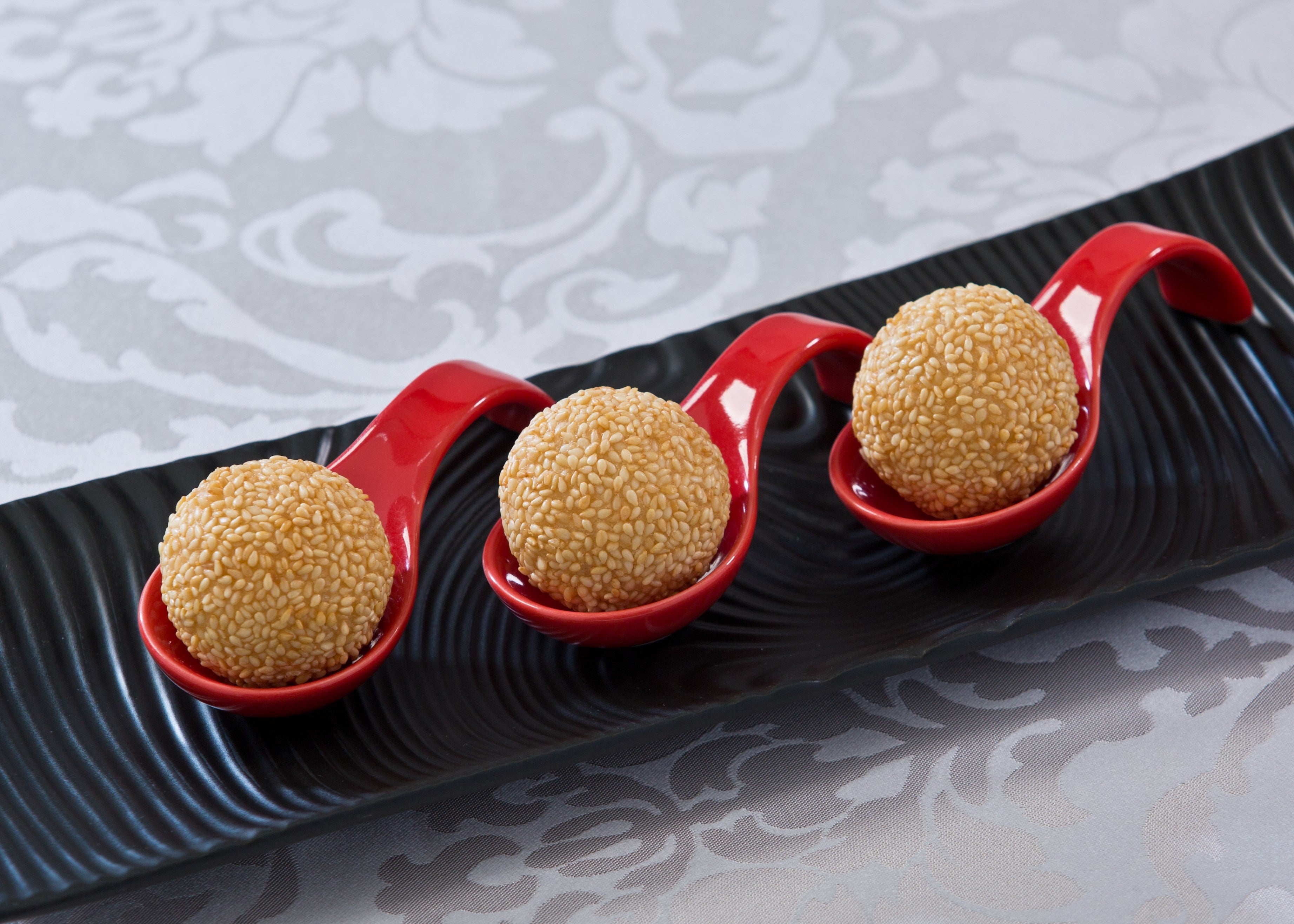 「胡麻団子（3個）」イメージ