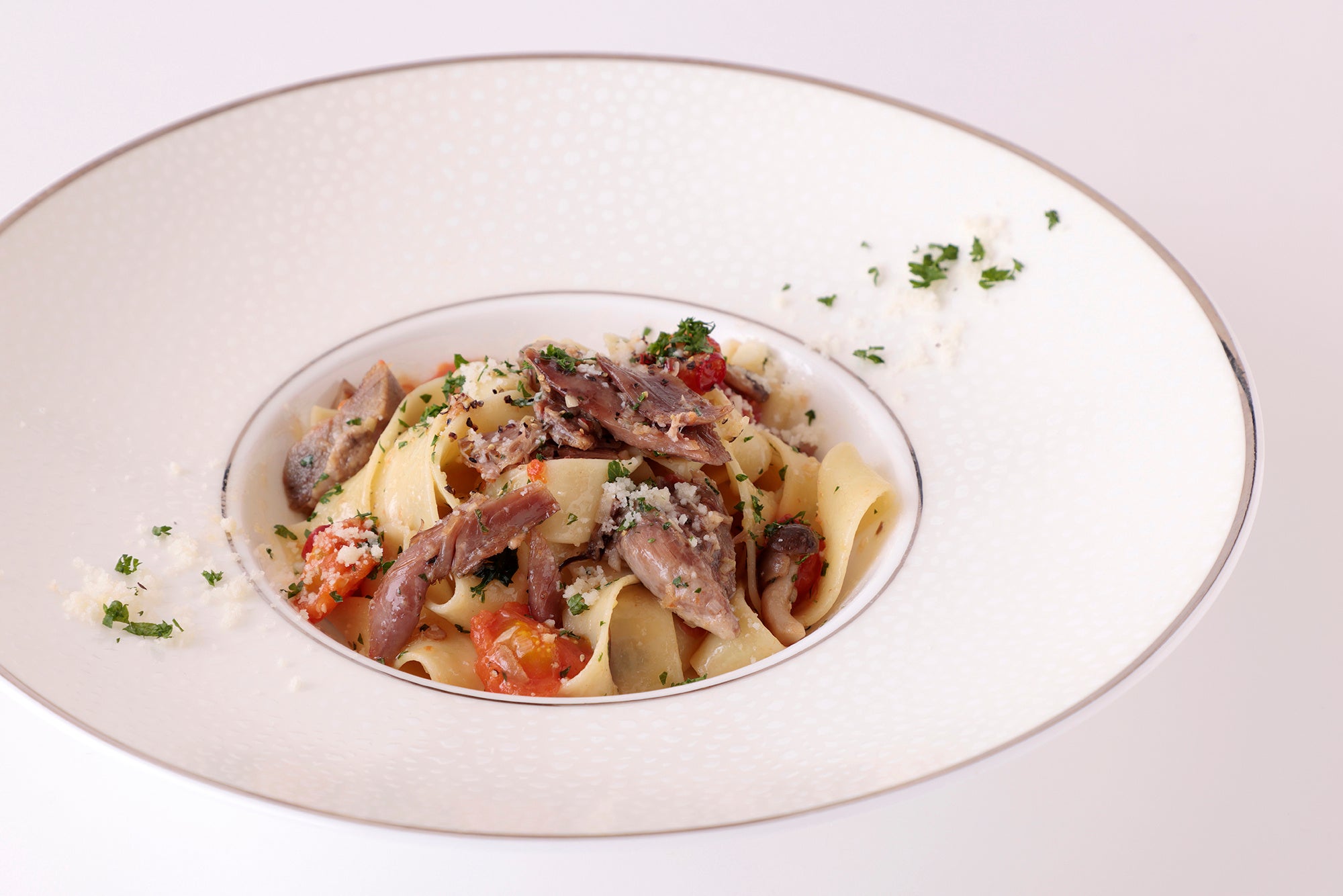 アレンジ例のパスタ。缶詰を生かせるレシピはオンラインショップで公開。