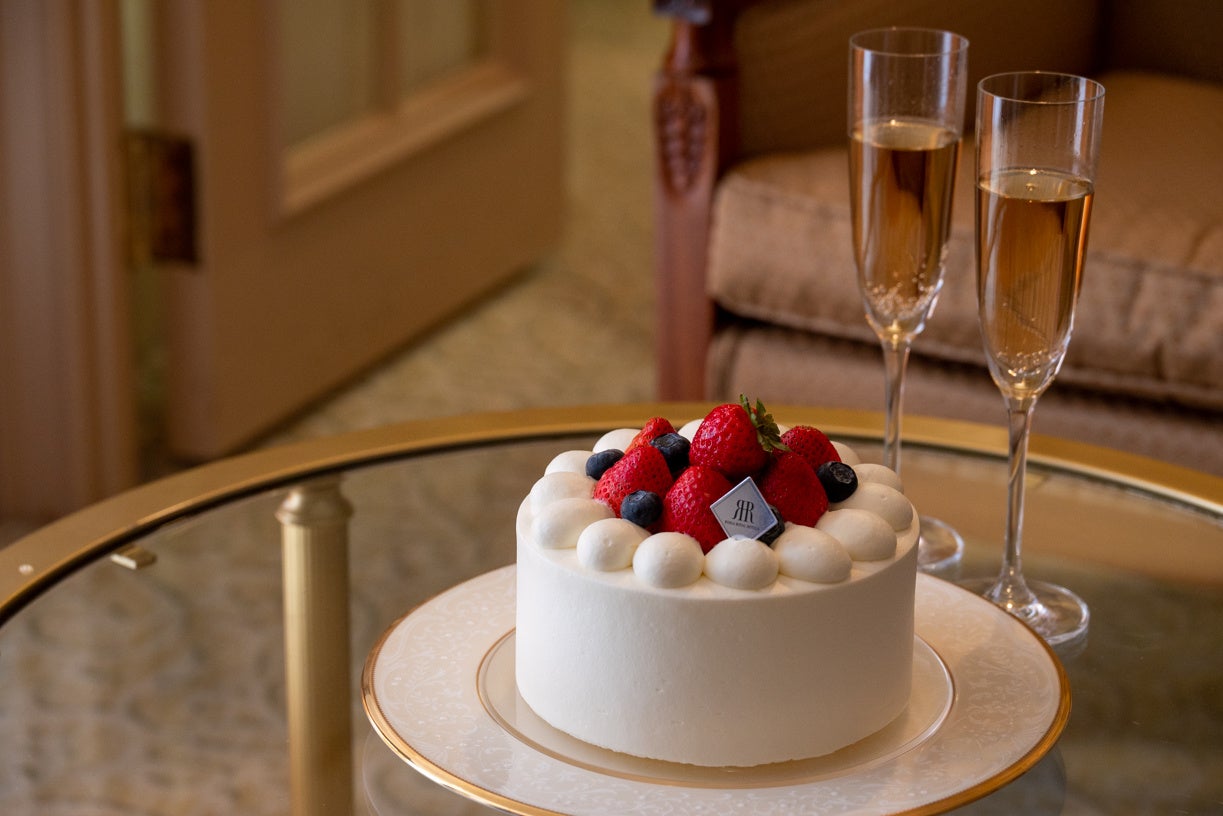 クリスマスケーキ＆スパークリングワインイメージ