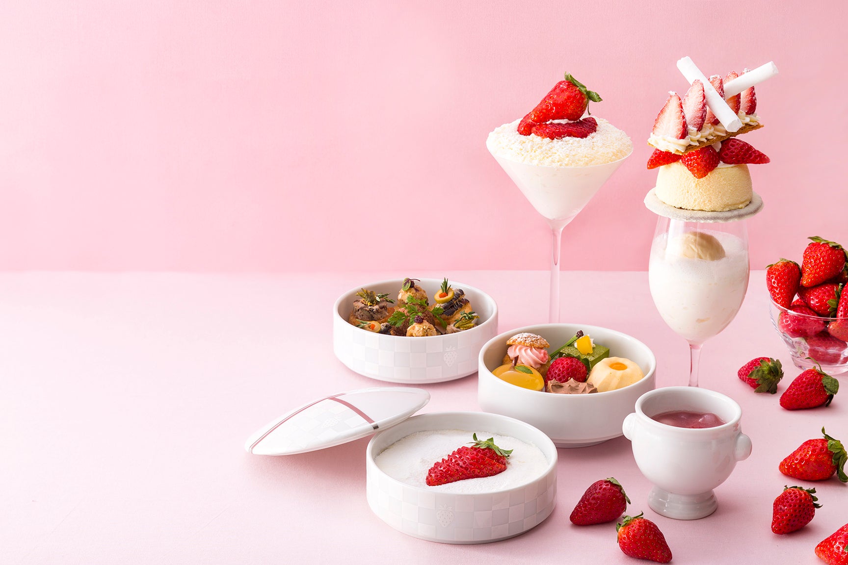 左上：「Mont rouge」、右上：「Sucré blanc」、左下：「Berry meets アフタヌーンティー」※写真はすべてイメージです