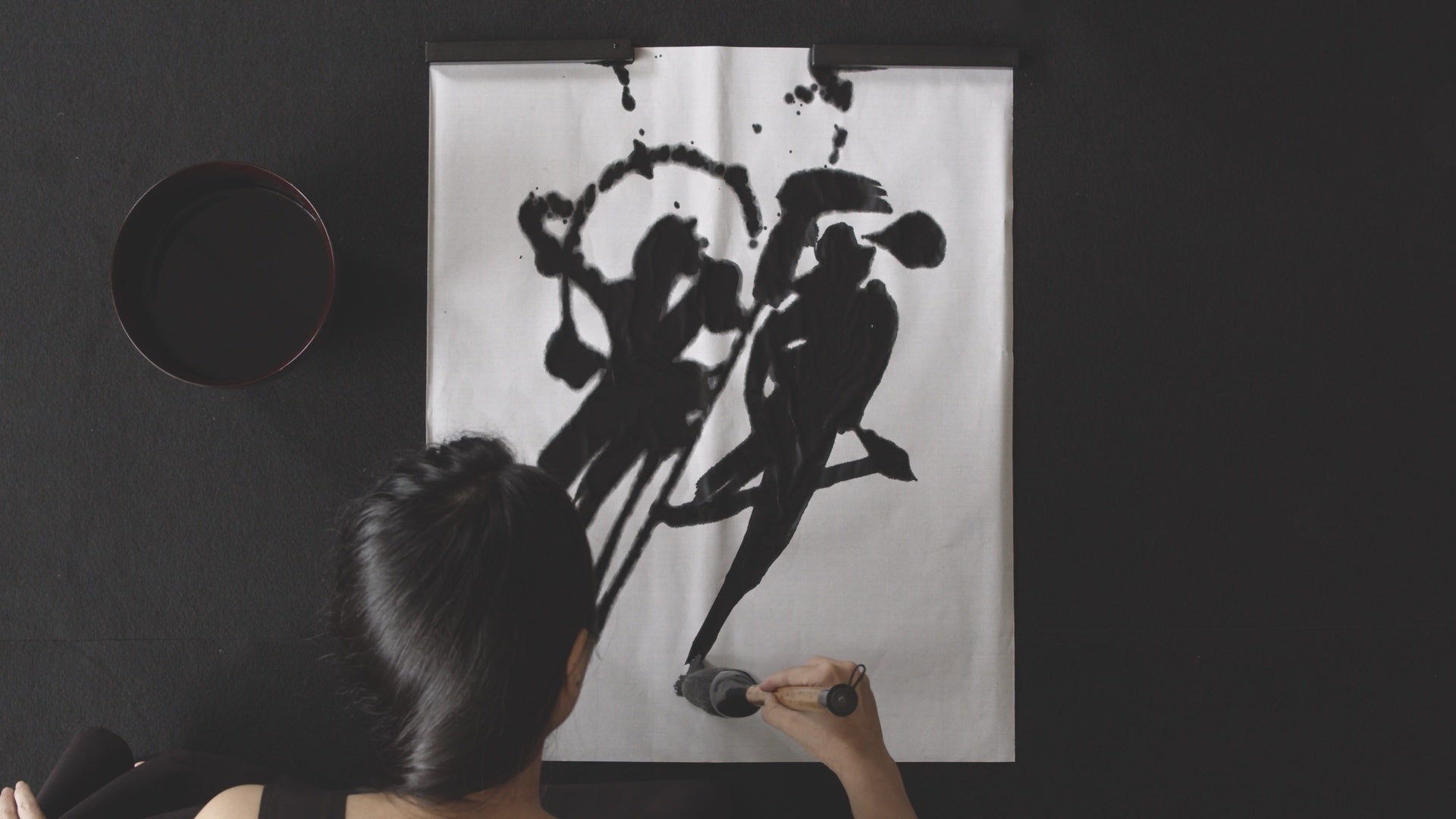 川尾氏による、躍動感溢れる“輝”。