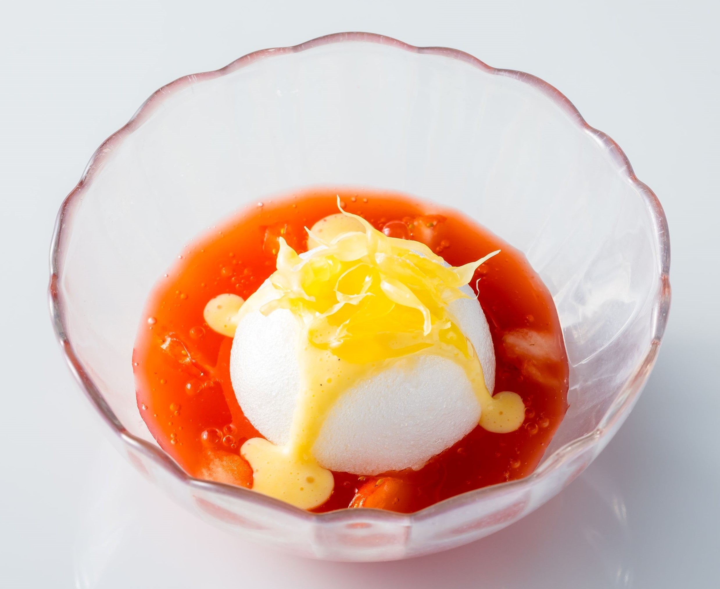 イチゴのウフ・ア・ラ・ネージュ（イメージ）