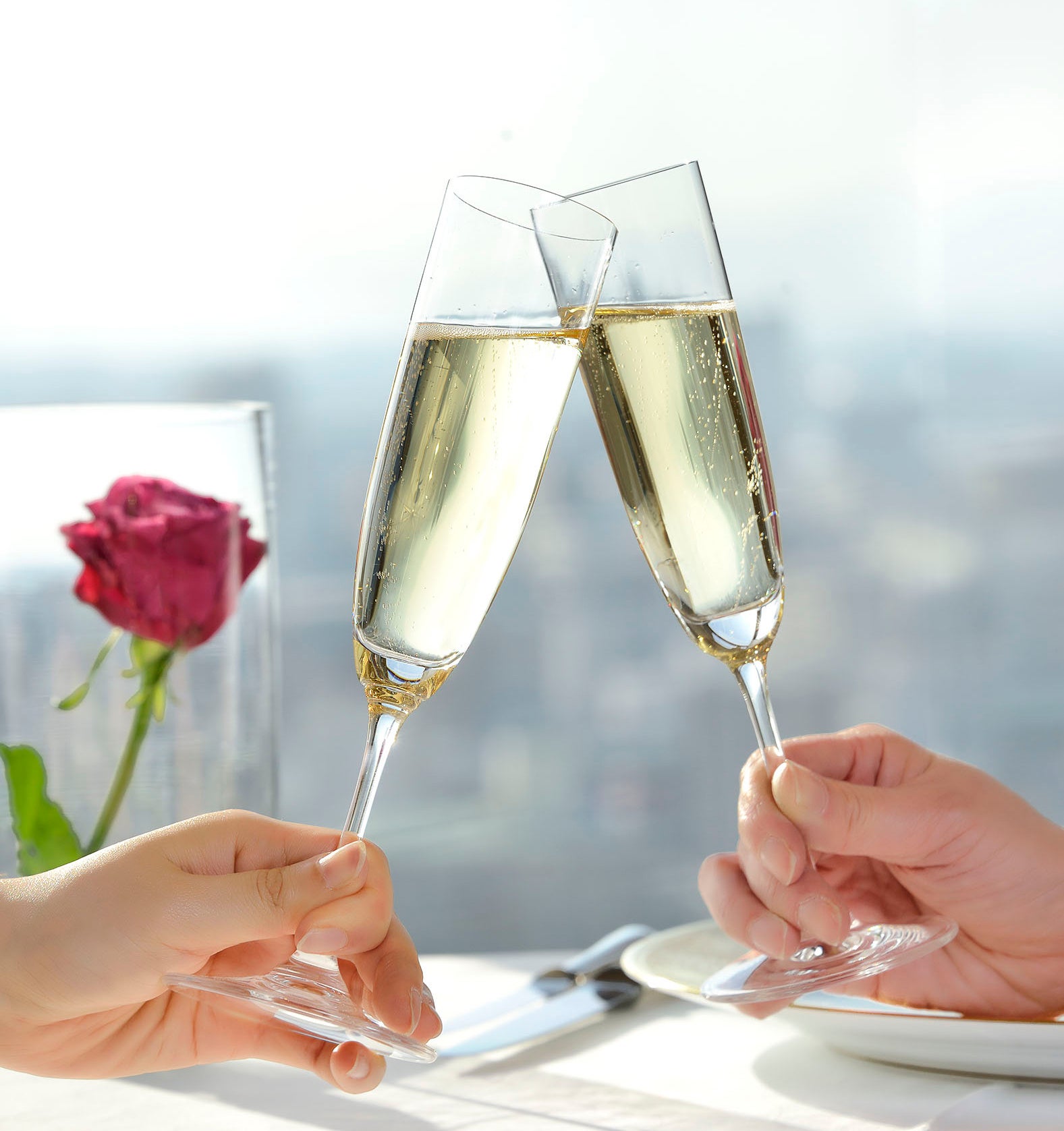 ホテルでのお食事イメージ