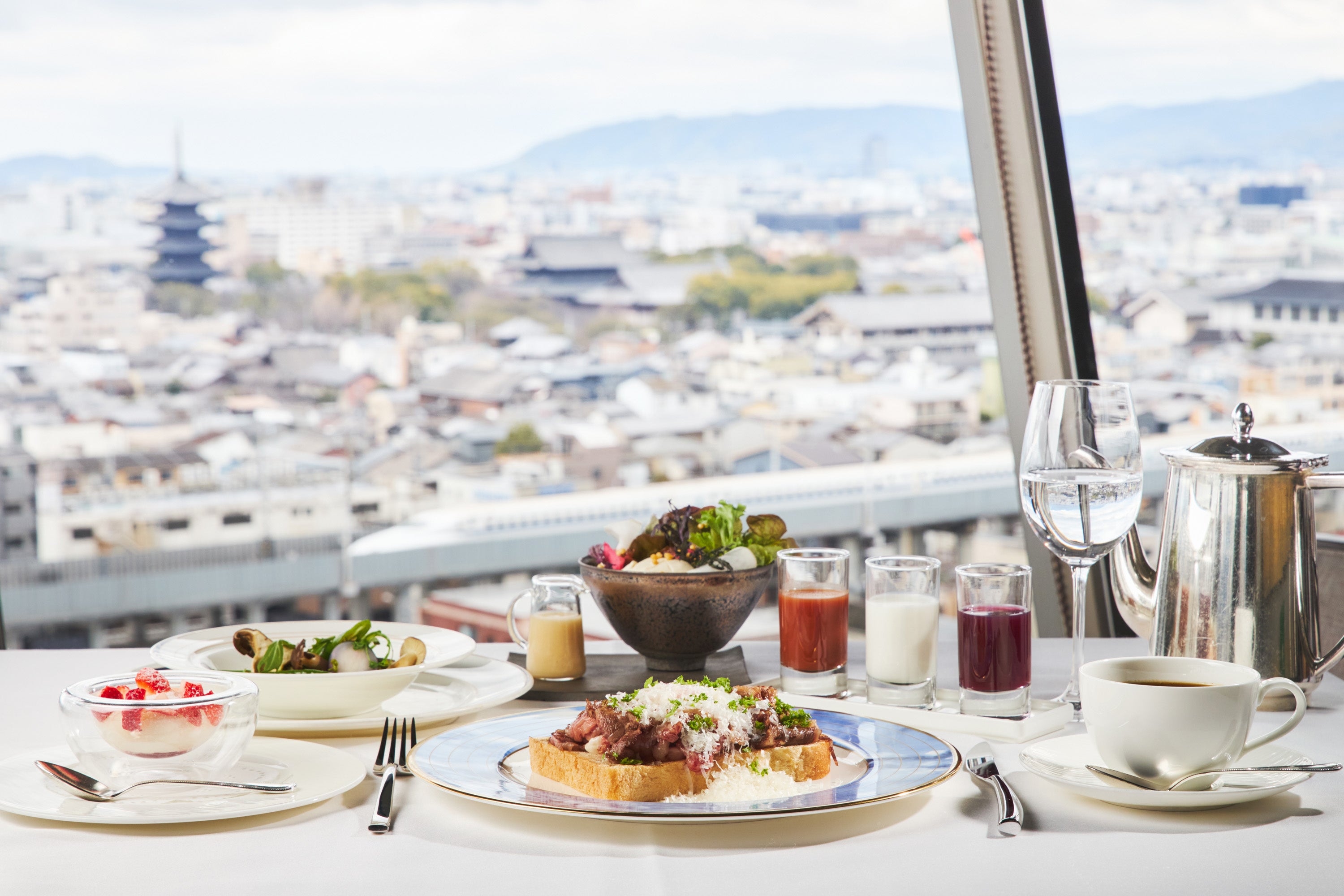 「フレンチダイニング トップ オブ キョウト」朝食 イメージ