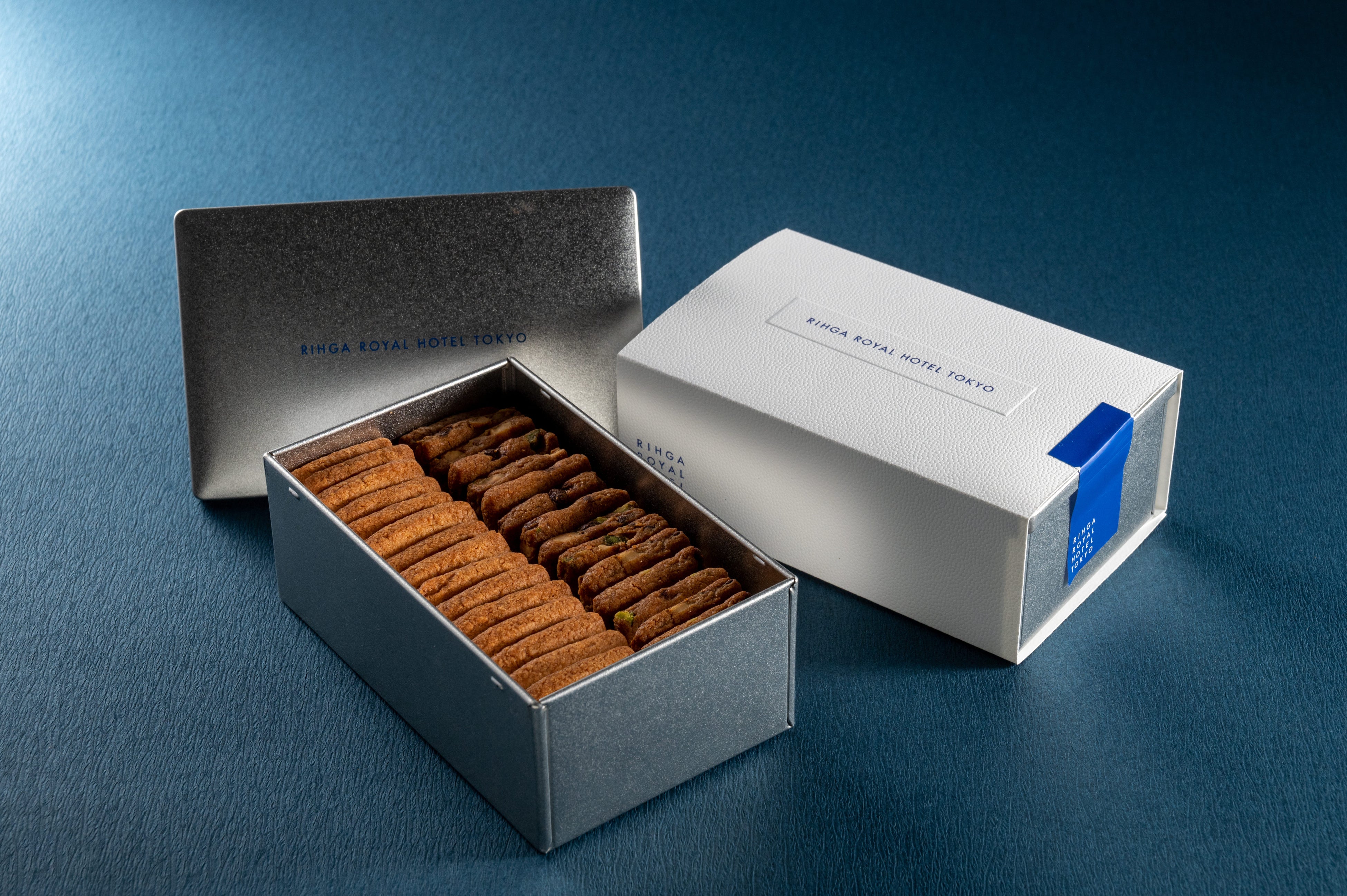 開業30周年記念 オリジナルサブレ缶 「sablé parfumé joyeux (サブレ パルフュメ ジョワイユ―) 」