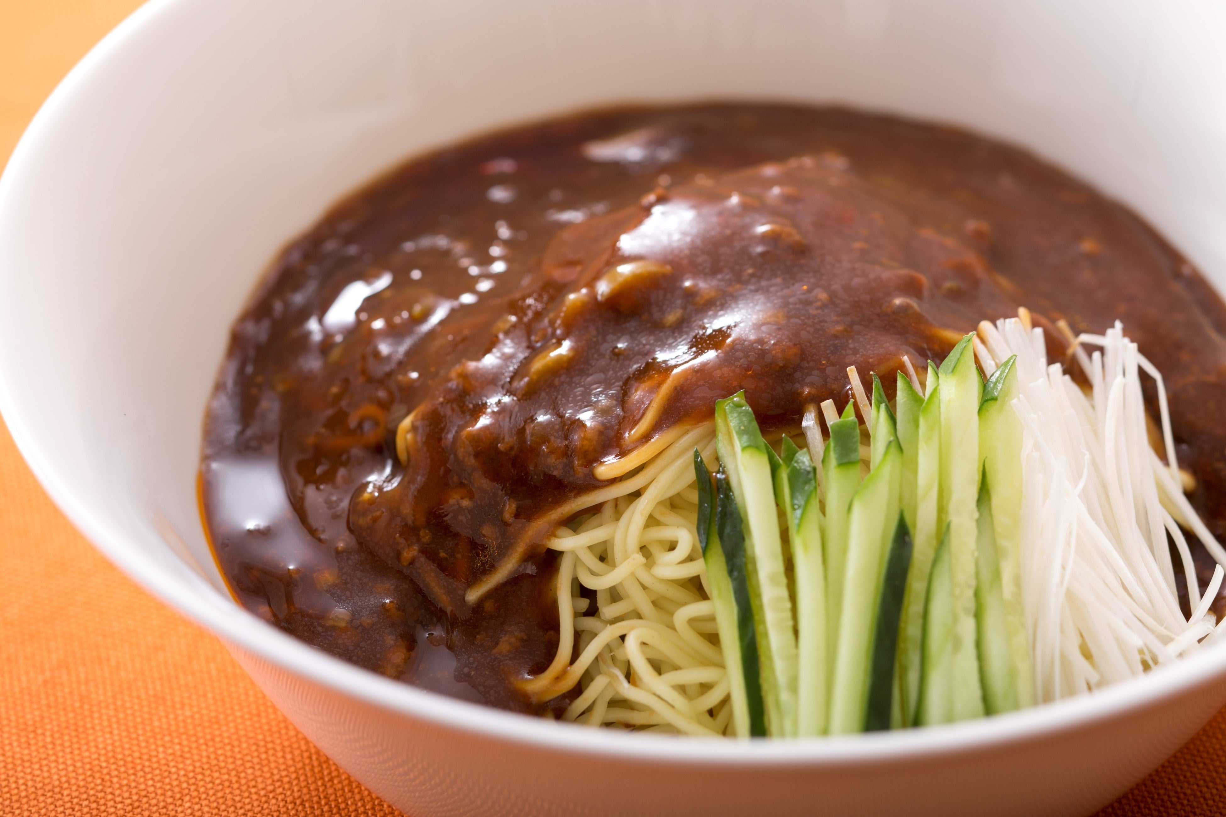 ジャージャー麺 イメージ