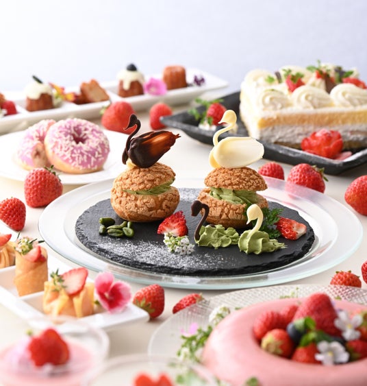 【リーガロイヤルホテル広島】苺がテーマのスイーツビュッフェ第3弾。サッカー世界大会開催国の料理も登場『世界の味わいビュッフェ』を開催 【リーガロイヤルホテル広島】苺がテーマのスイーツビュッフェ第3弾。サッカー世界大会開催国の料理も登場『世界の味わいビュッフェ』を開催