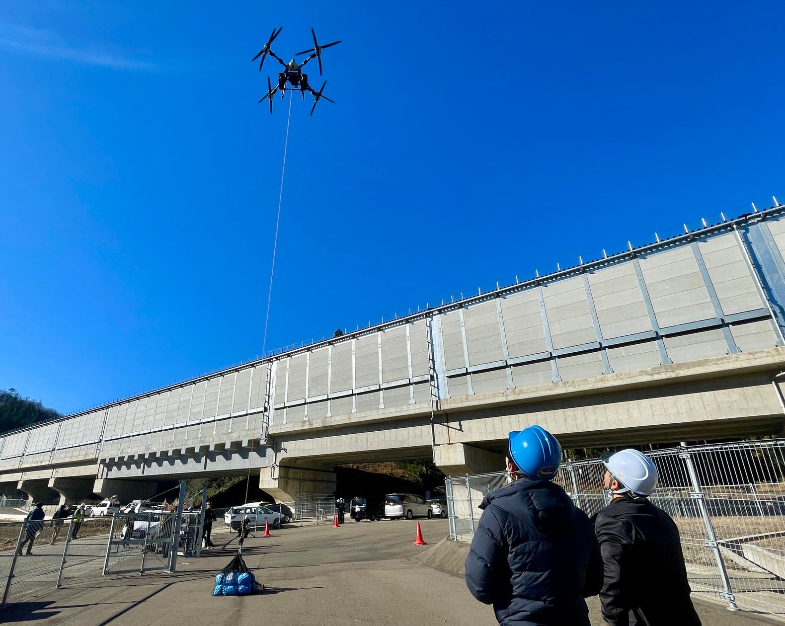 北陸新幹線区間における大型物流ドローンを活用した資機材搬送実証実験を実施 JR西日本×TRIPLE7 | 株式会社TRIPLE7のプレスリリース
