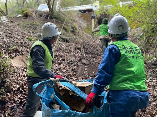 海を守るために山へ。不法投棄や蓄積ごみに向き合う清掃活動、企業・学生・個人の現場参加を受付中(見学のみ・1人参加も歓迎、CSR・研修にも対応可能)山火事や土砂崩れの原因にもなる…!? 海を守るために山へ。不法投棄や蓄積ごみに向き合う清掃活動、企業・学生・個人の現場参加を受付中(見学のみ・1人参加も歓迎、CSR・研修にも対応可能)山火事や土砂崩れの原因にもなる…!?