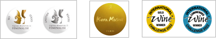 左から「フェミナリーズ世界ワインコンクール 金賞、銀賞」「Kura Master 金賞」  「IWC 2022 金賞、大会推進賞」のメダル