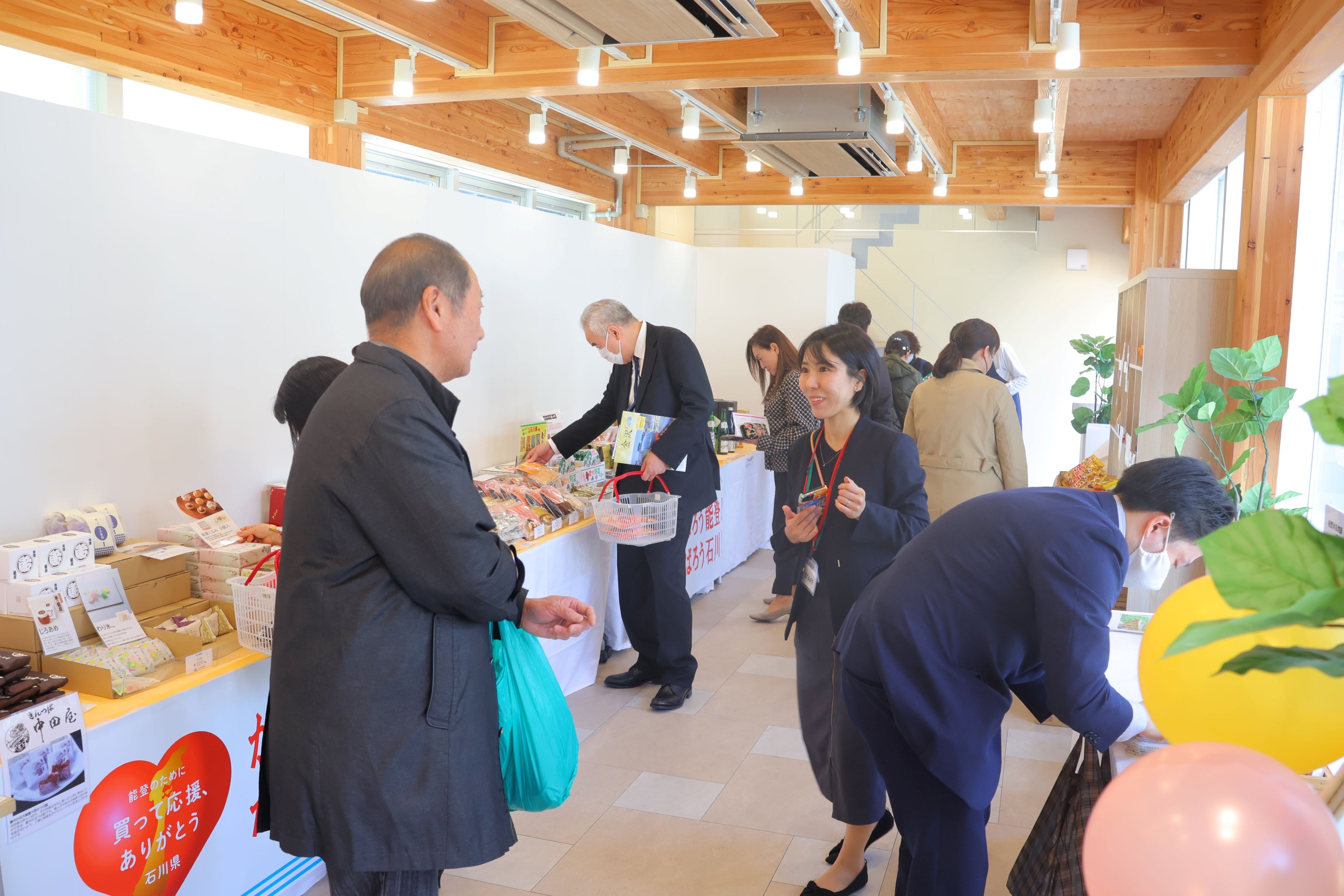 ▲新潟県内の地産品が並ぶ物産展