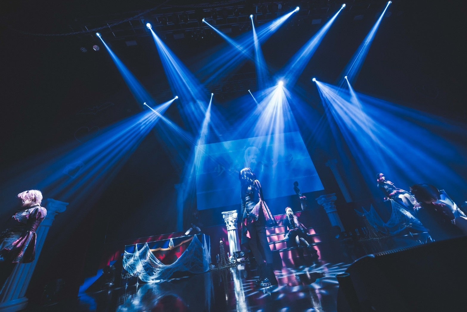 ミュージック AVAM 1thAnniversary ONEMANLIVE AVAM 1st Anniversary ONEMAN LIVE “R-Majesty” LIVE PHOTOをお