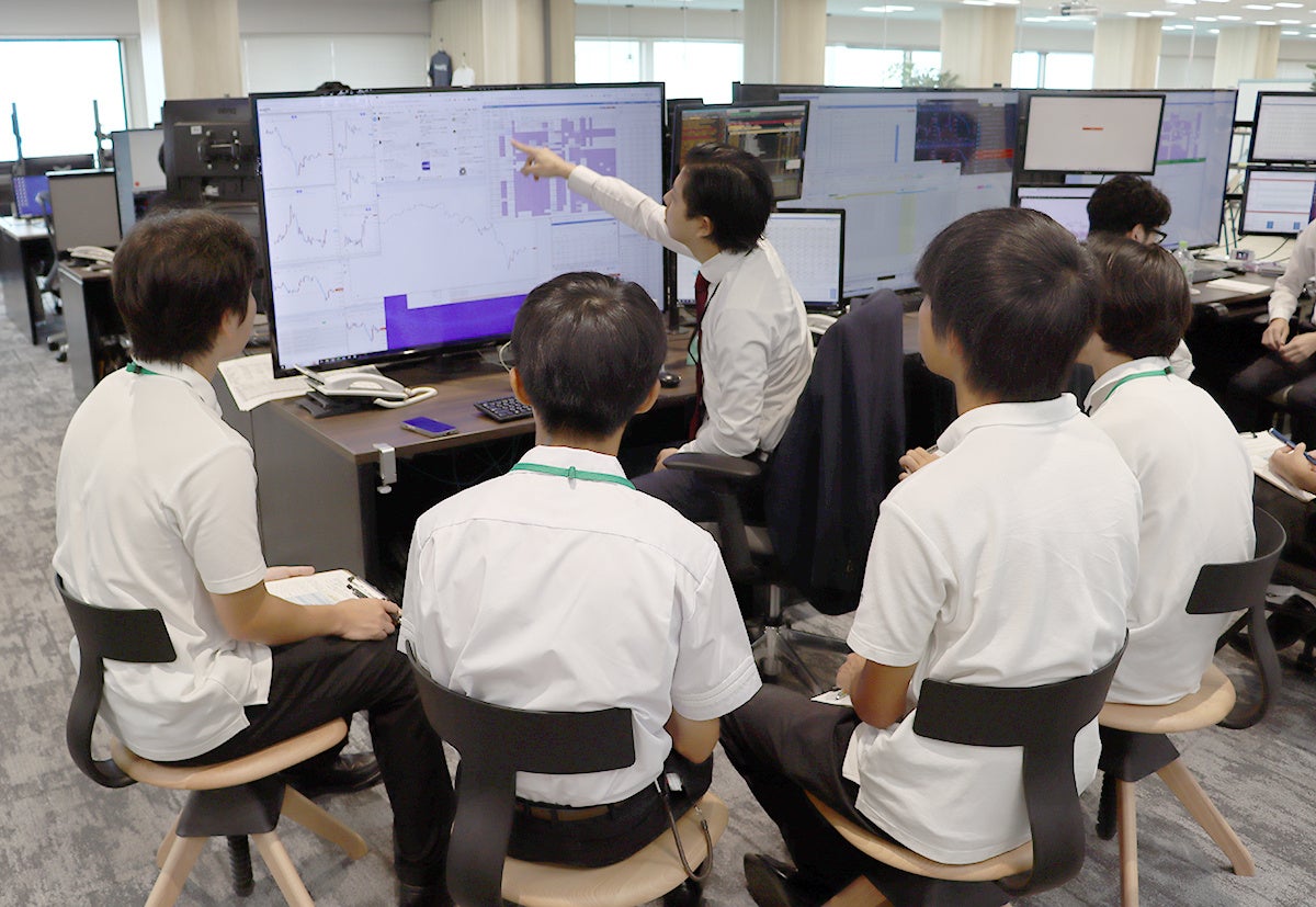 トレイダーズ証券:高校生向け金融経済教育(ジョブシャドウイング)を実施いたしました。
