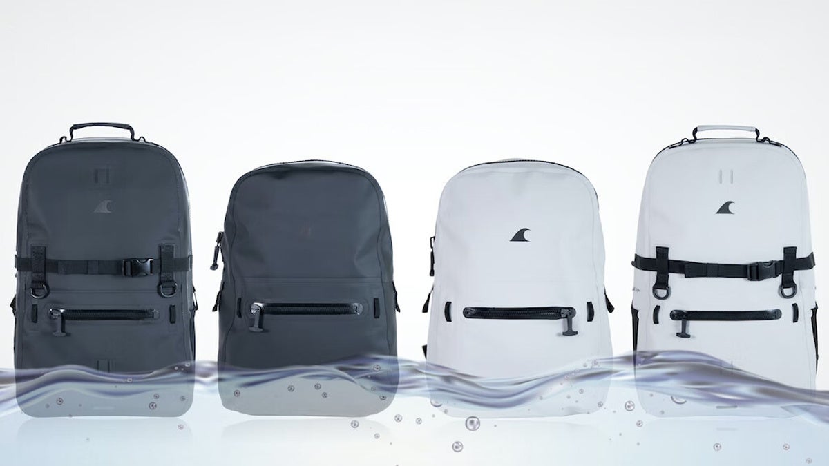 「The Fogland Backpack」完全防水バックパックが国内初正規販売!水中でも使えるIP67規格で高機能素材Hydrowall™採用。クラウドファンディングで19,990円(税・送料込)より支援受付中。 「The Fogland Backpack」完全防水バックパックが国内初正規販売!水中でも使えるIP67規格で高機能素材Hydrowall™採用。クラウドファンディングで19,990円(税・送料込)より支援受付中。