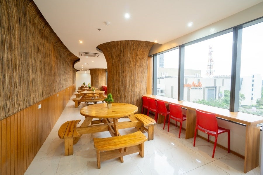 学生寮内のラウンジ