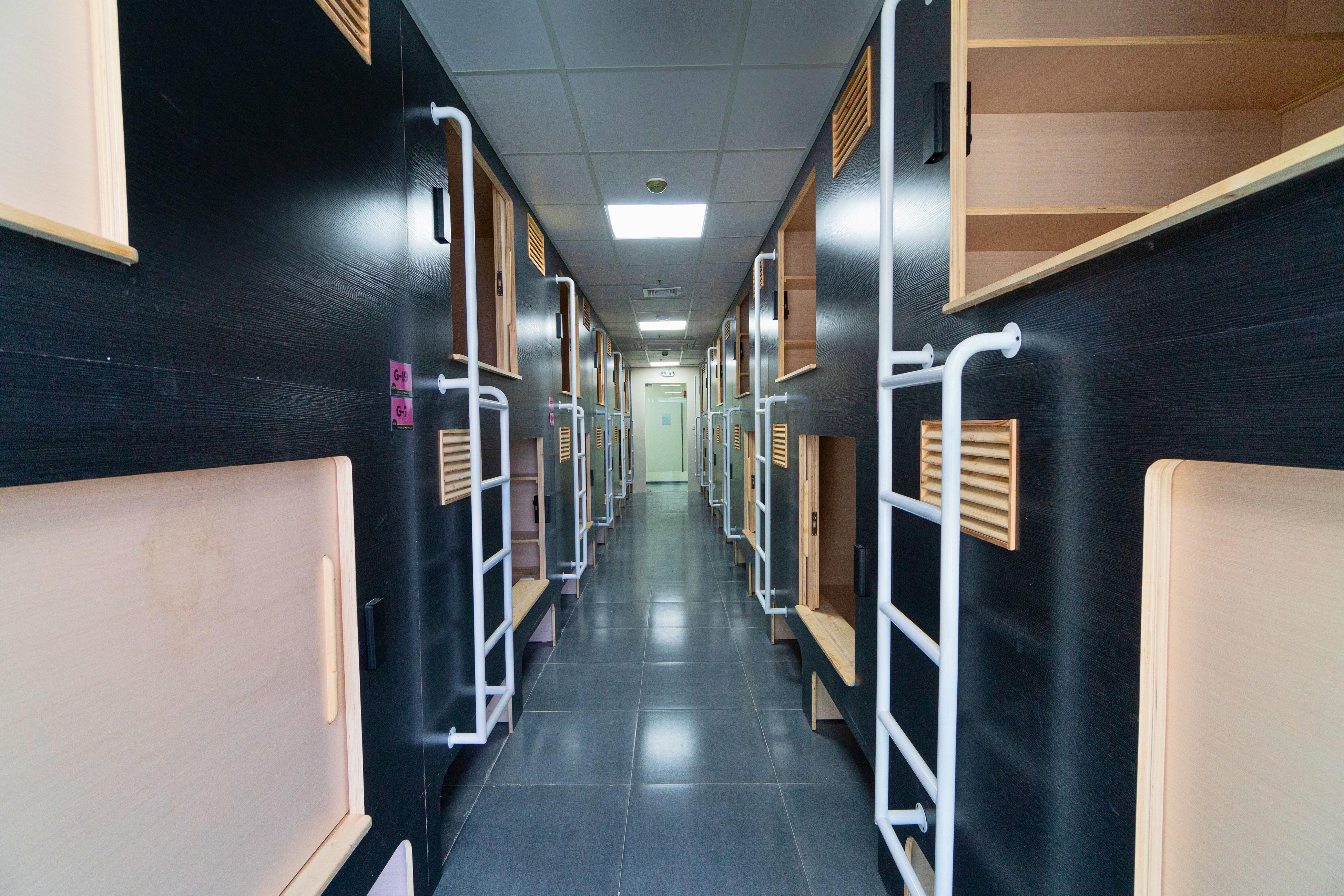 カプセルホテル