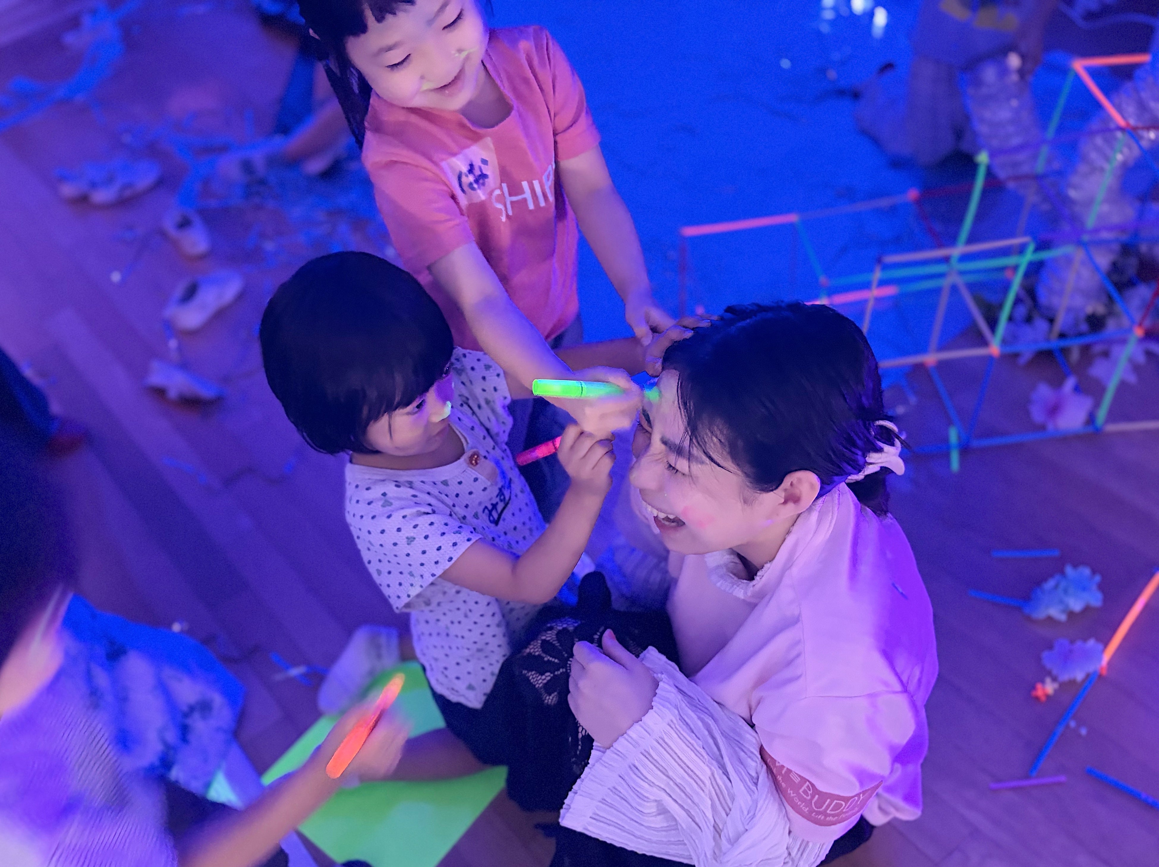 【Bリーグ×体験型託児】親は試合に熱中、子どもは”体験”の時間を。有明アリーナのB.LEAGUE ONEホーム開幕戦（10/3・4）で、エムバディジャパンが「体験型託児」を実施