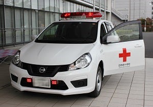 寄贈した保冷庫付献血運搬車