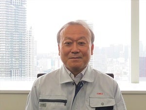 冒頭、ビデオで挨拶する竹内社長