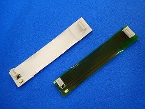 耐高圧蒸気FPC（左）と耐高熱FPC（右）