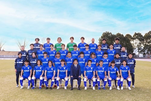 アスルクラロ沼津の監督と選手